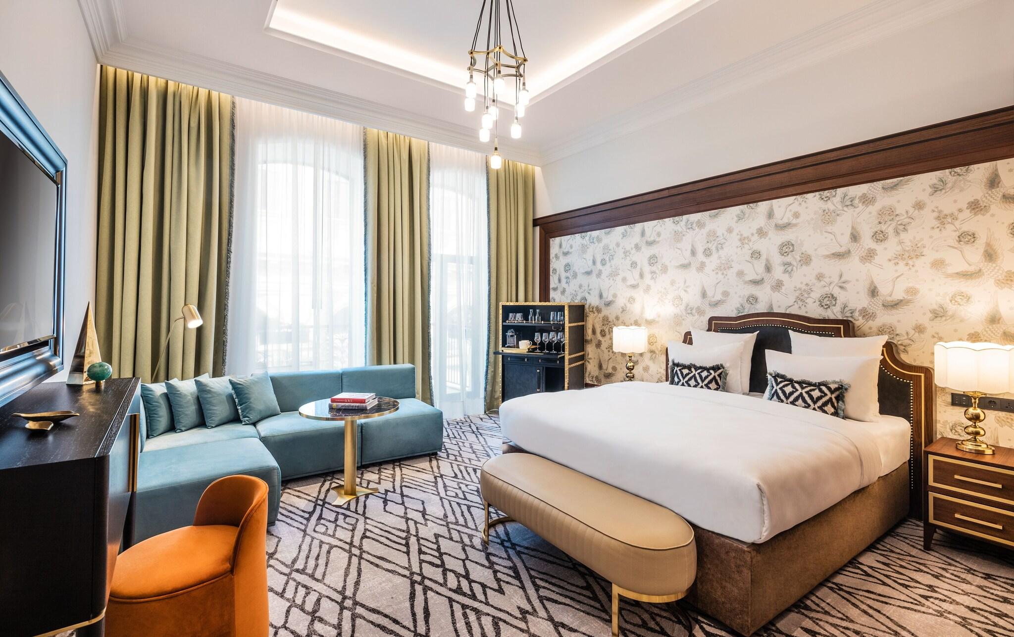 Double Deluxe King Bed