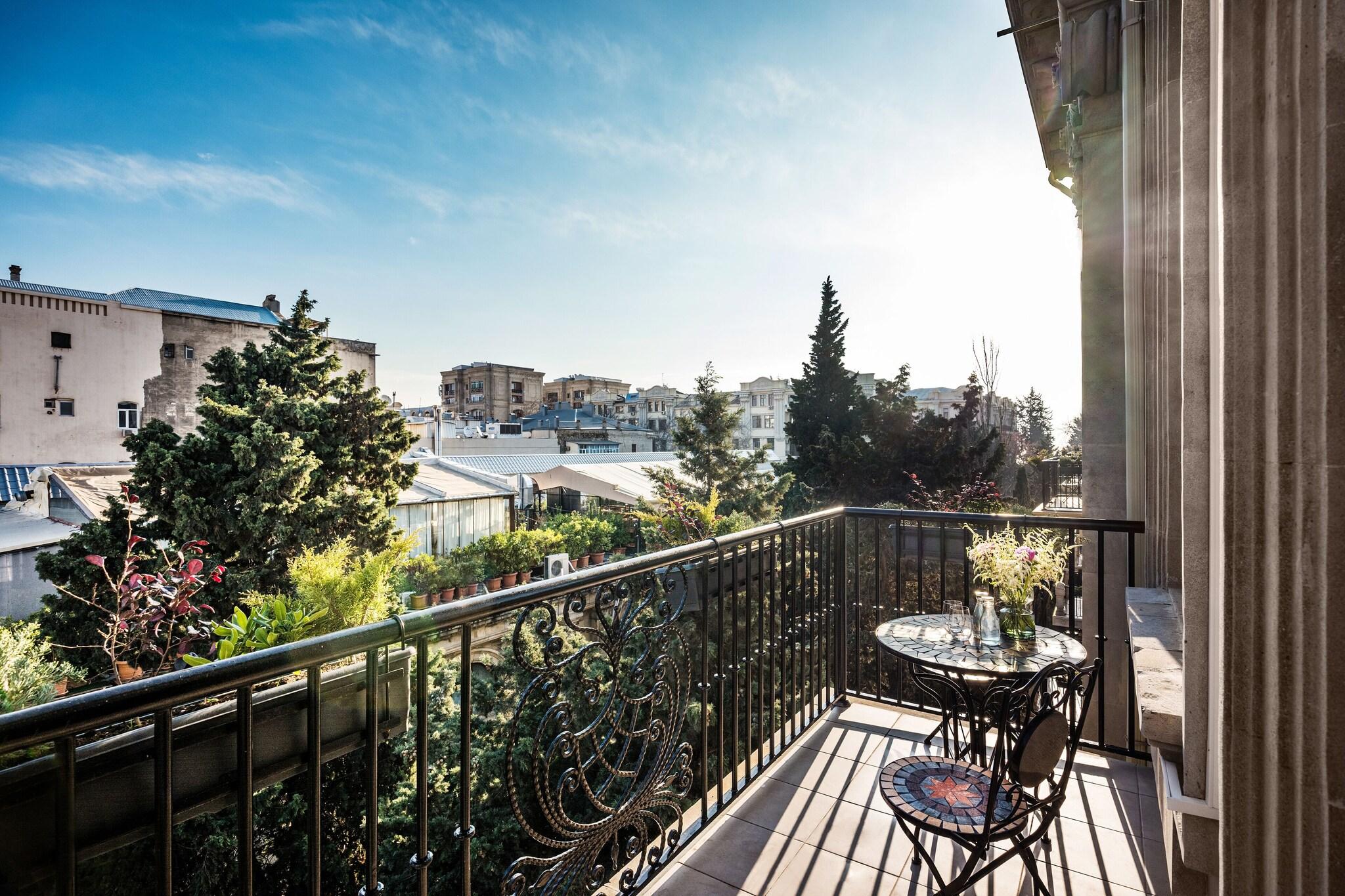 Double Deluxe King Bed