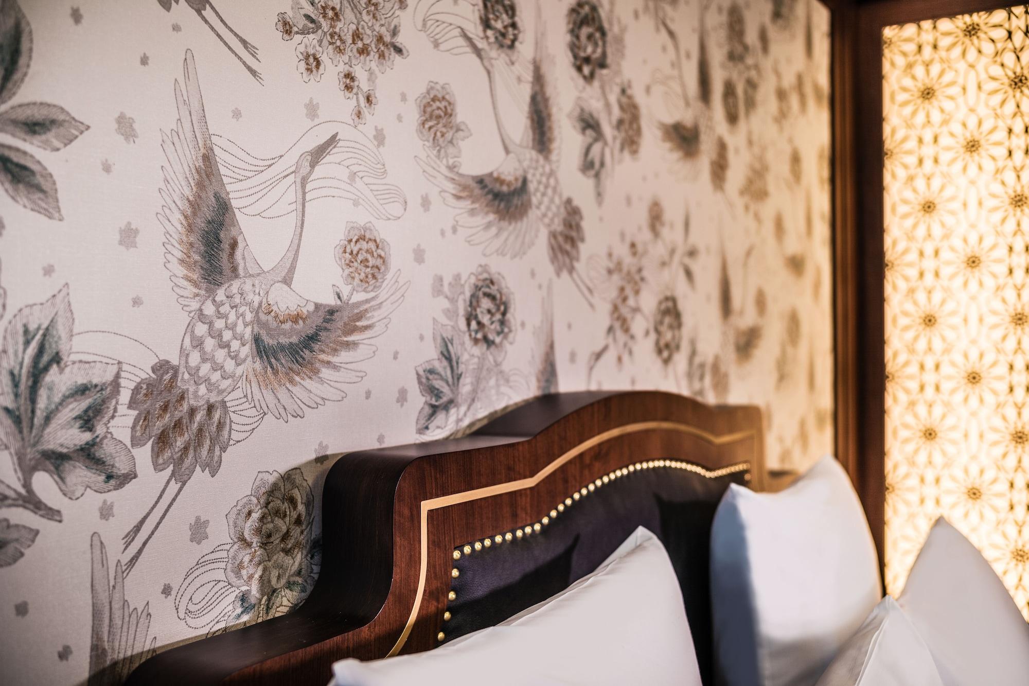 Double Deluxe King Bed