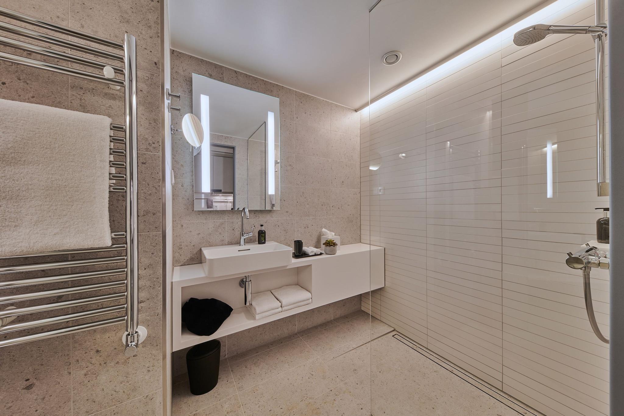 Studio King Size Bed