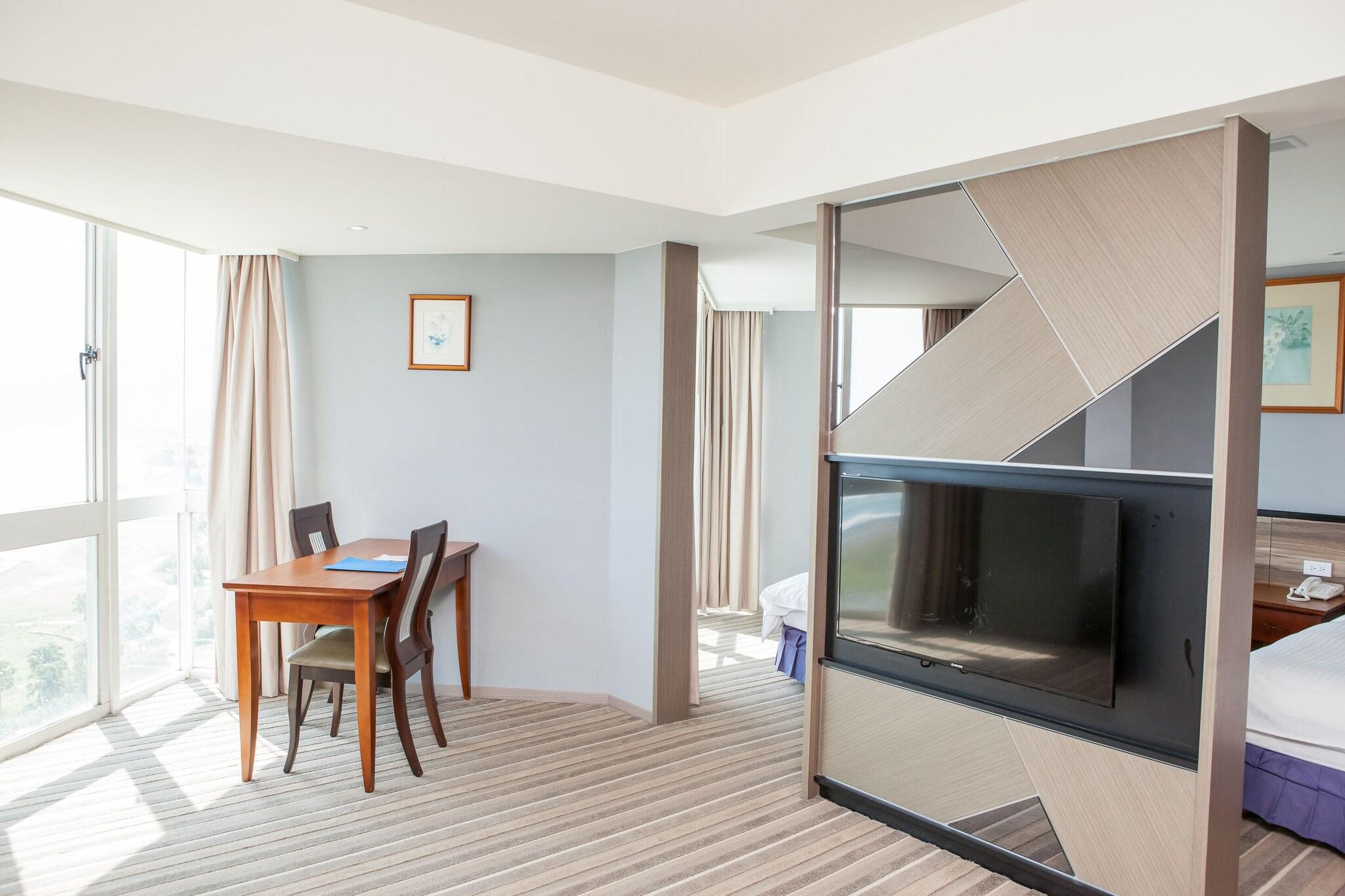 Quadruple with Shared Bathroom