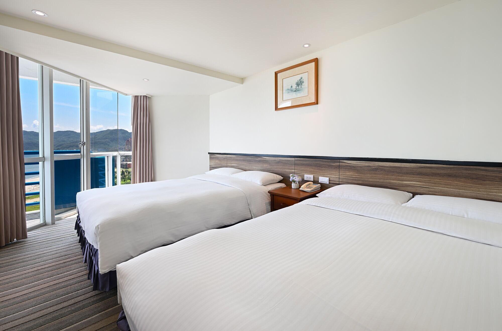 Quadruple with Shared Bathroom