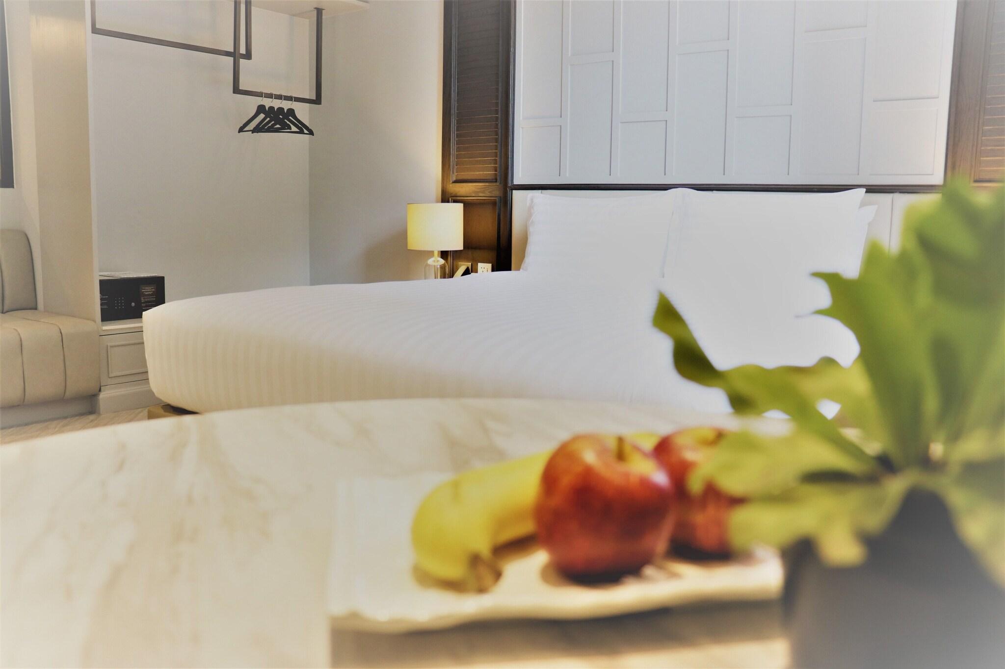 Double Deluxe King Bed