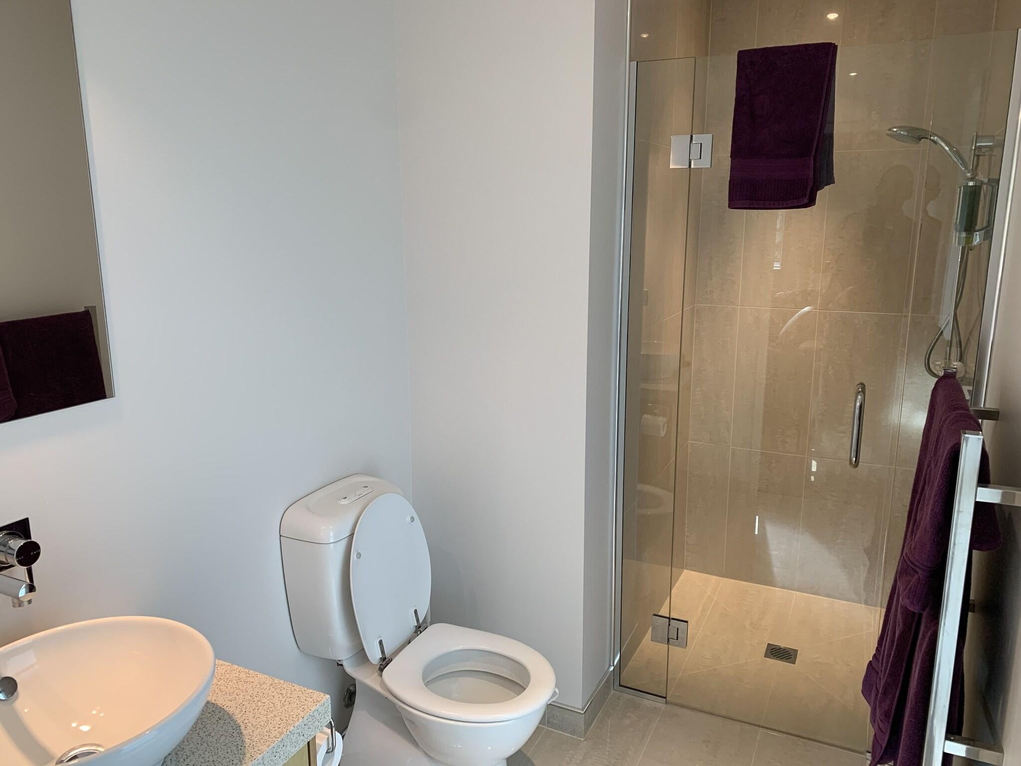 Studio King Size Bed