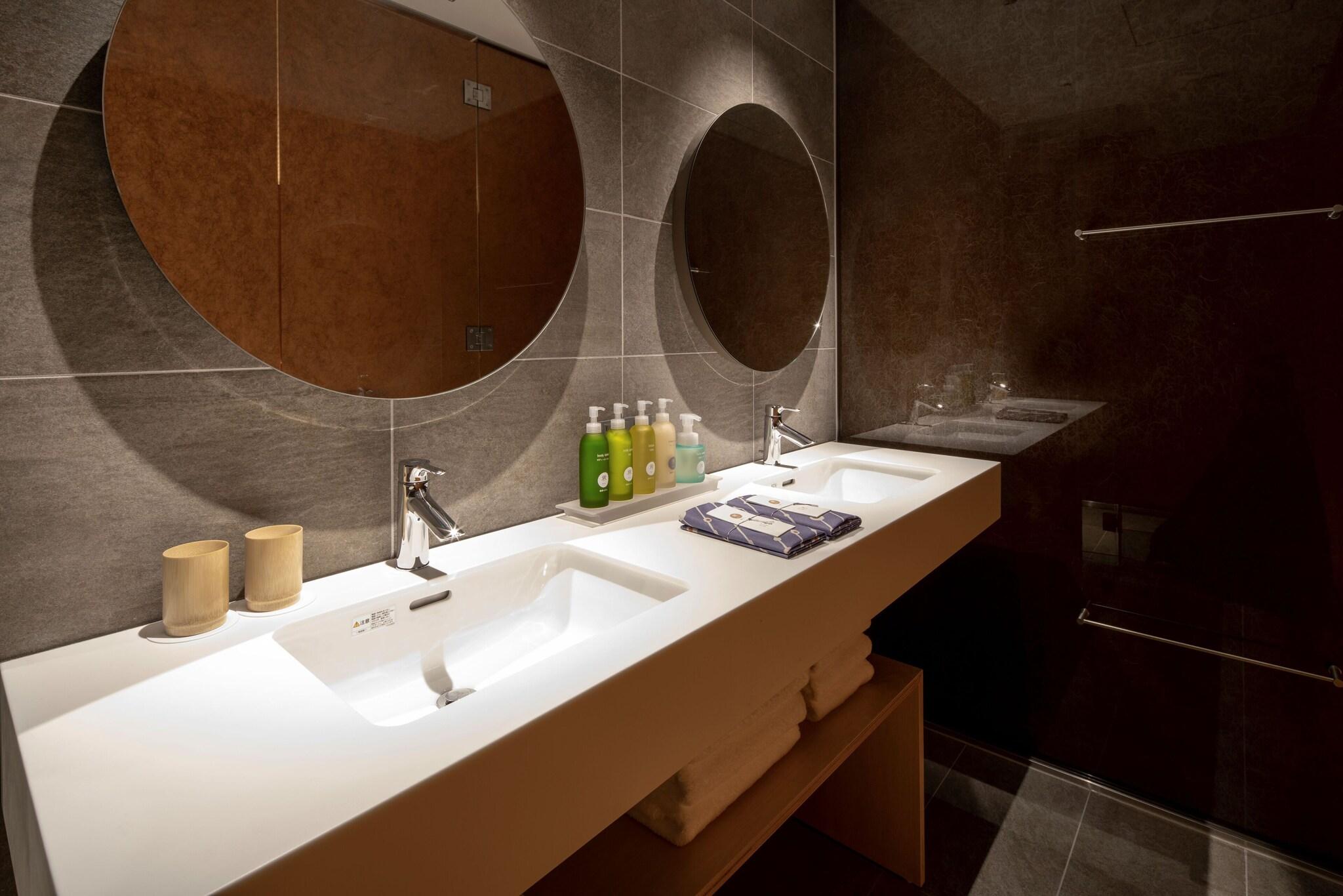 Quadruple Non Smoking