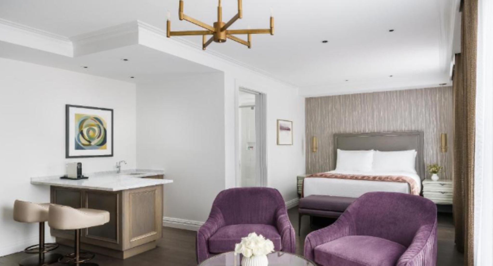 Junior Suite Queen Size Bed