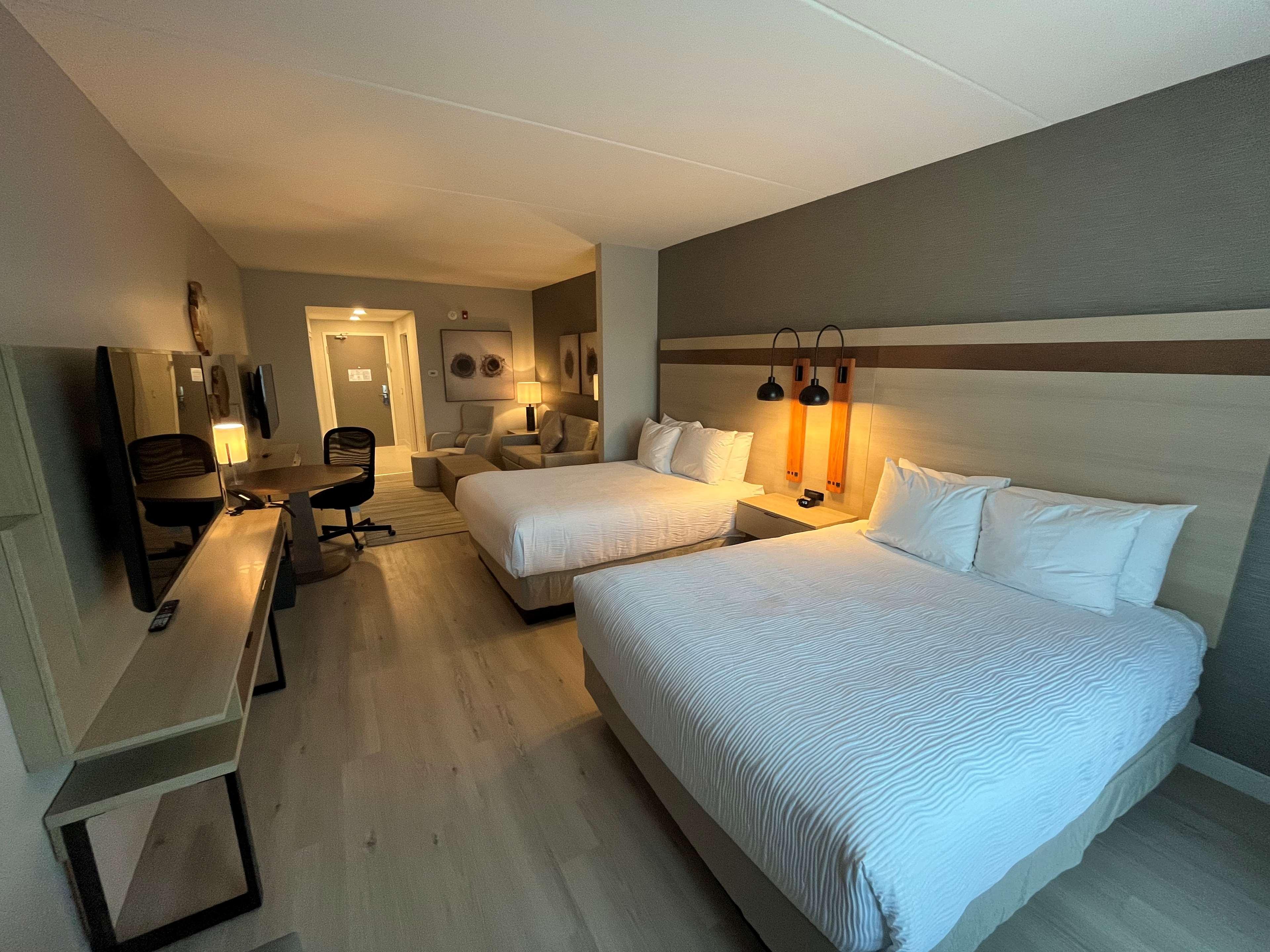 Suite Two Queen Beds