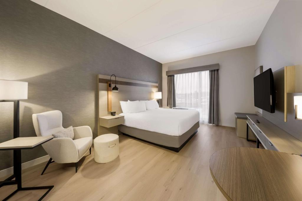 Room Accessible King Size Bed