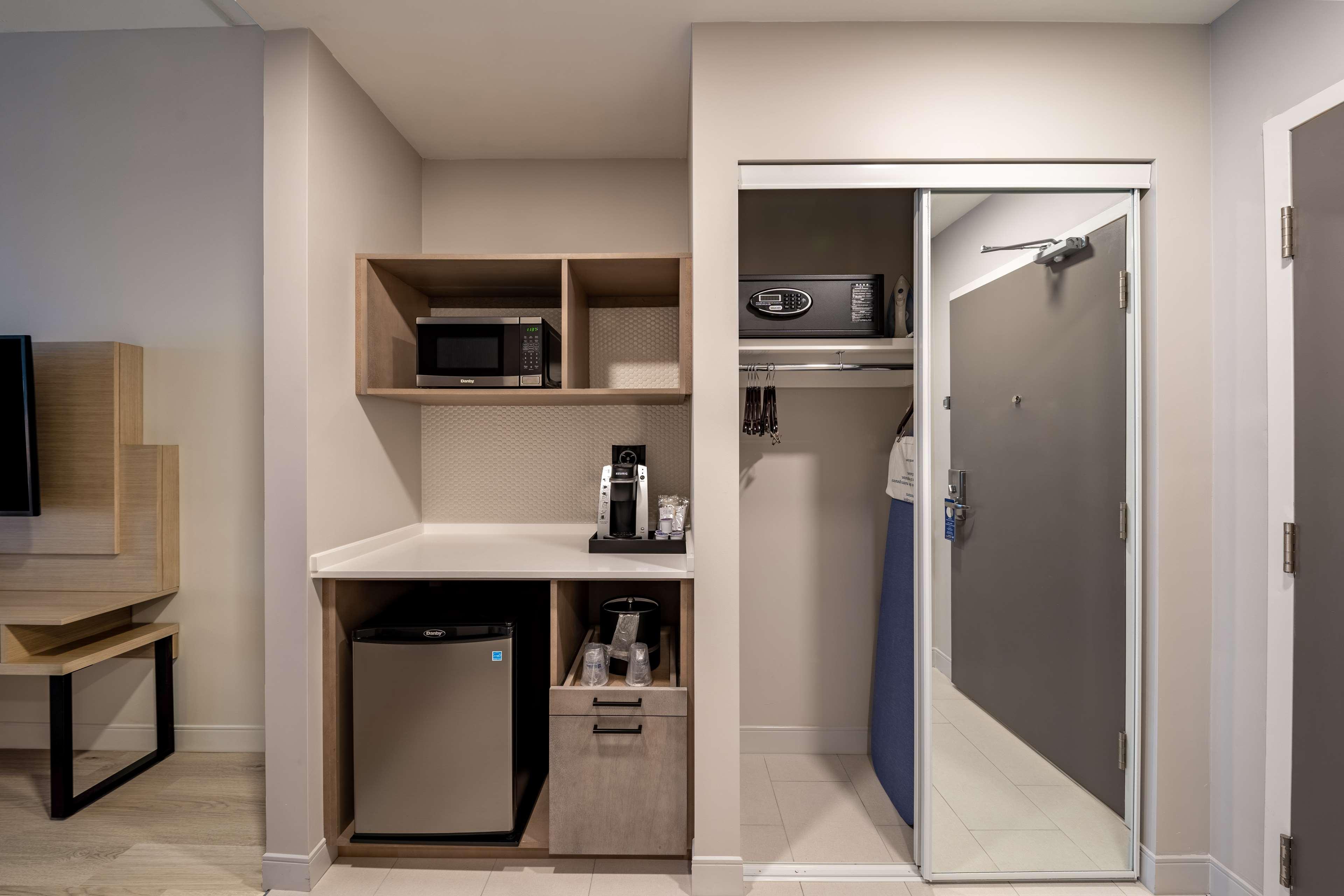 Suite Two Queen Beds