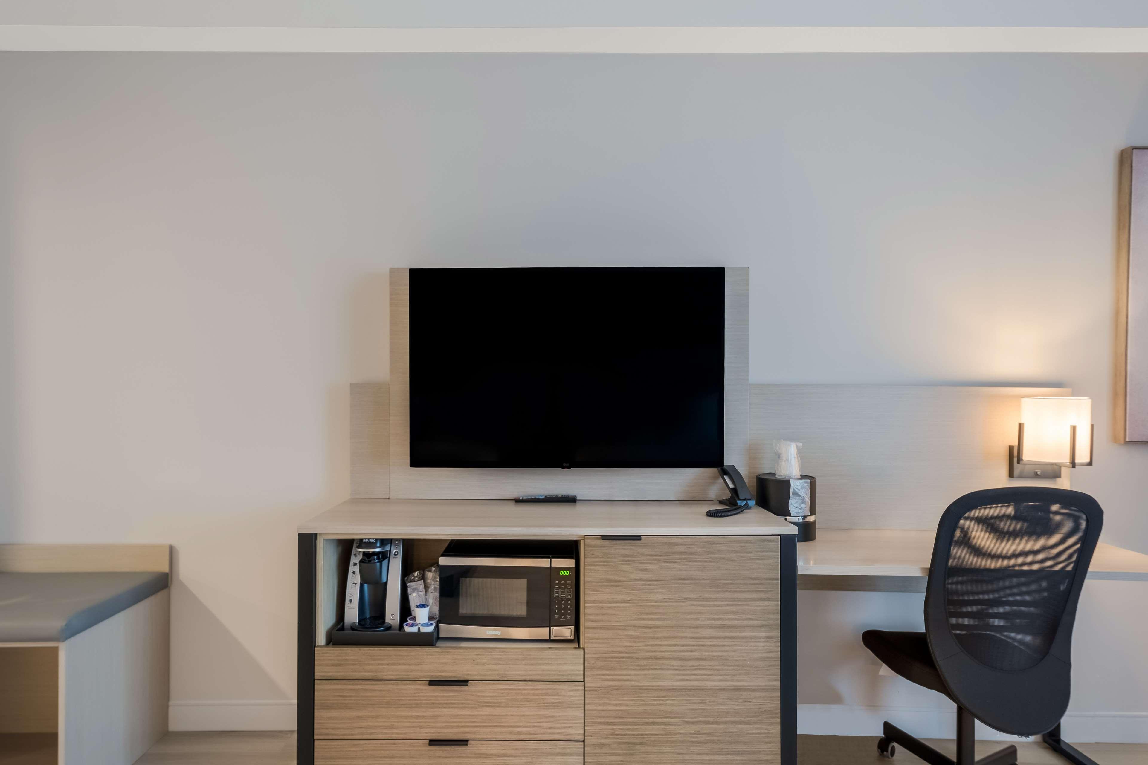 Room Accessible-two Queen Beds