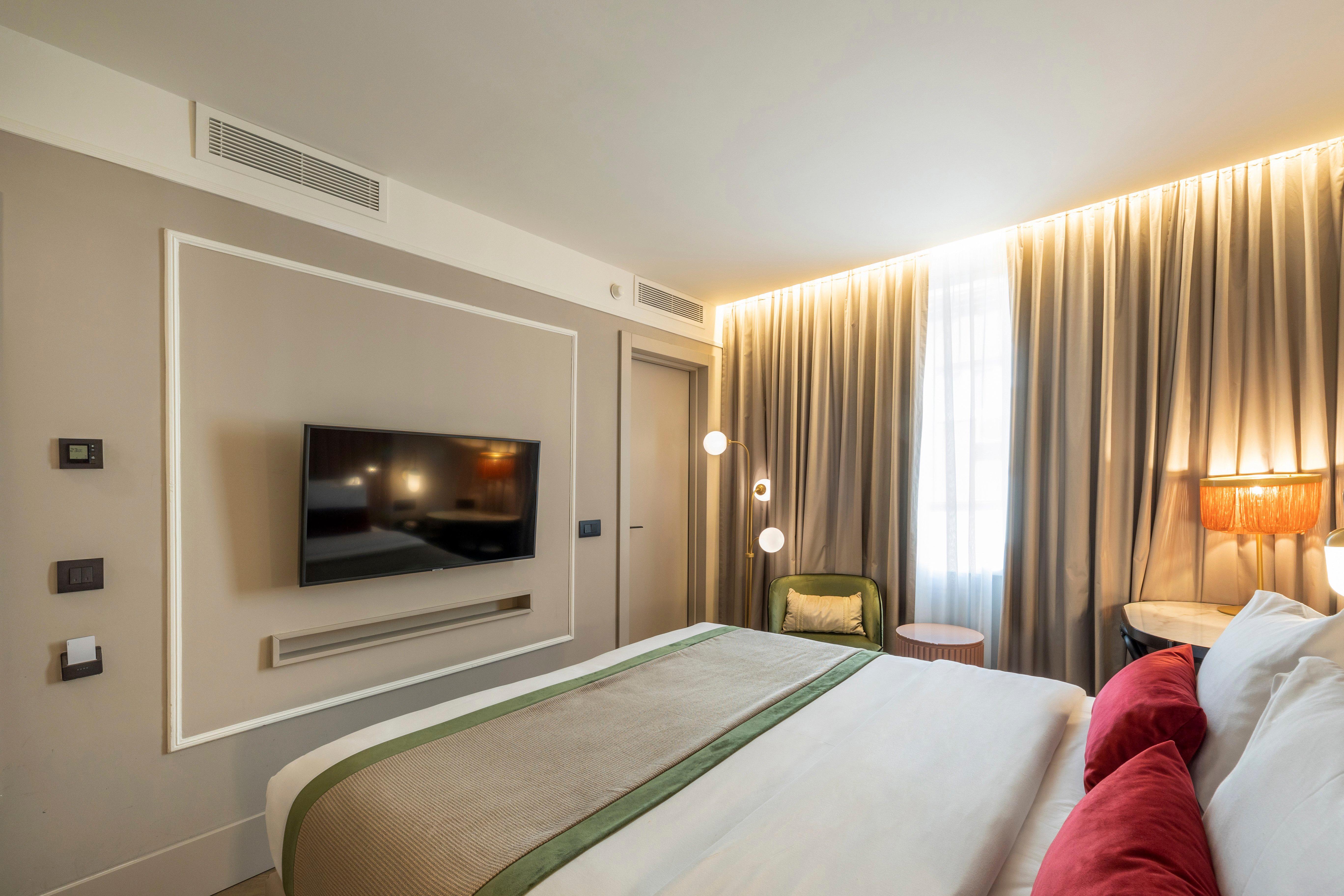 Double Queen Size Bed