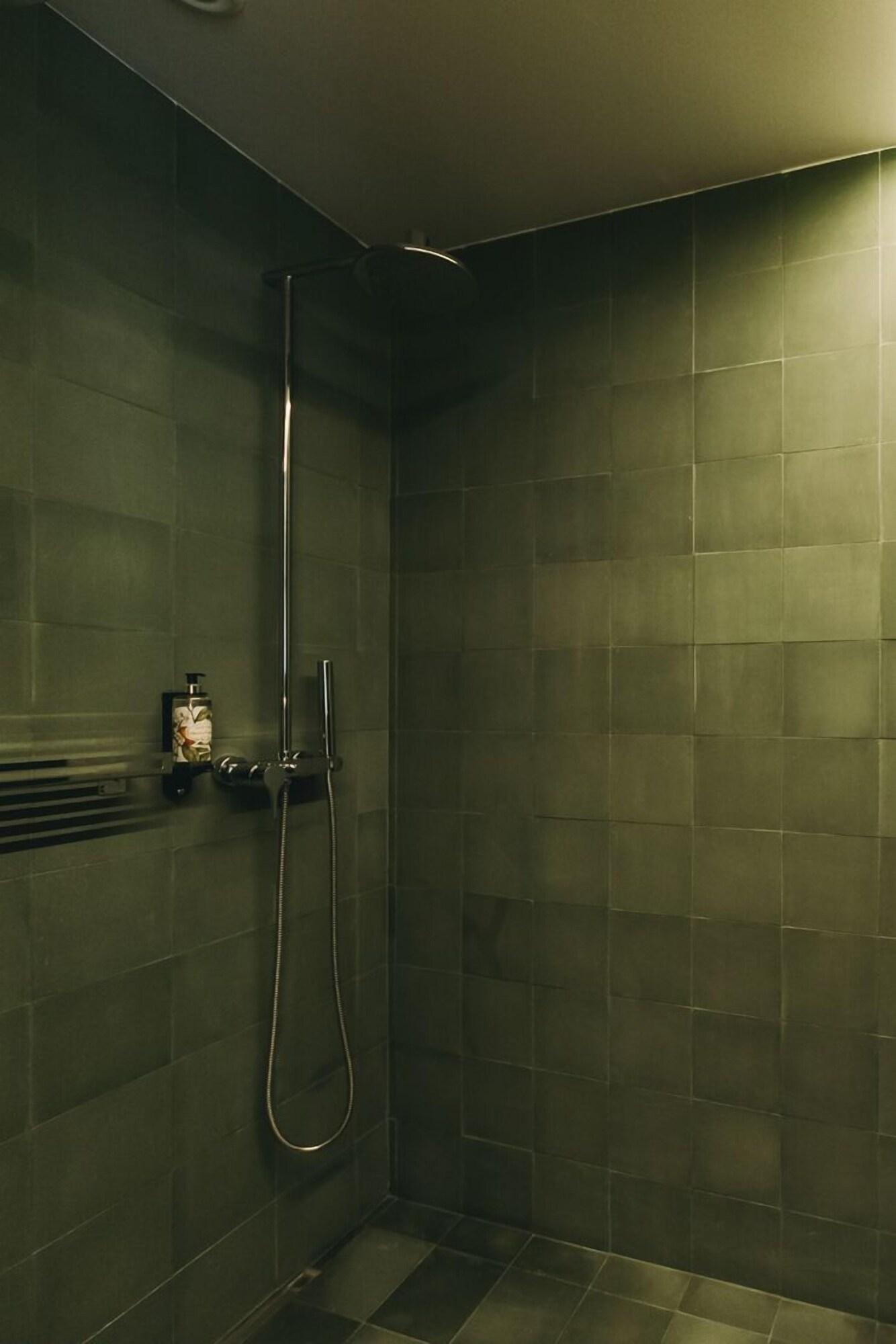 Double Superior King Bed