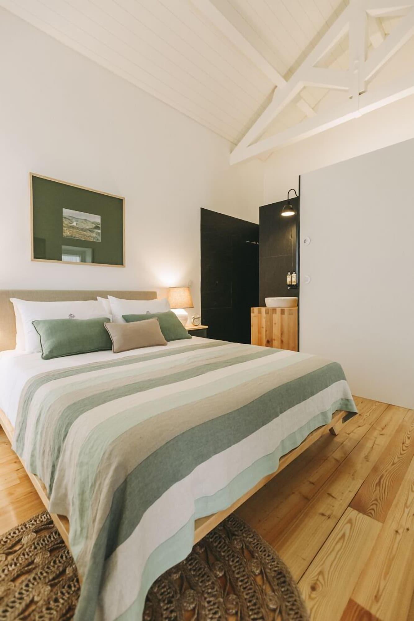 Double Queen Size Bed