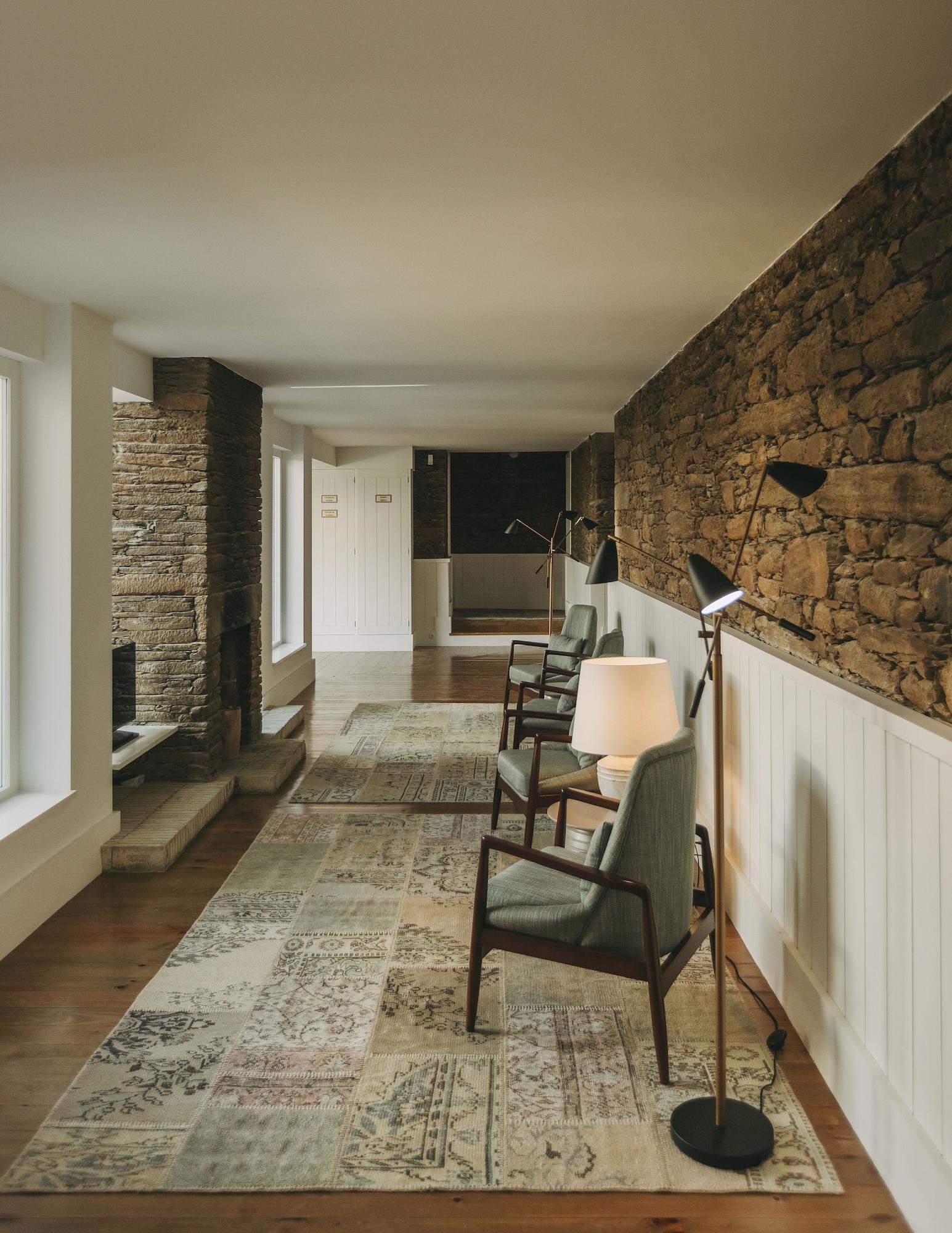 Double Queen Size Bed