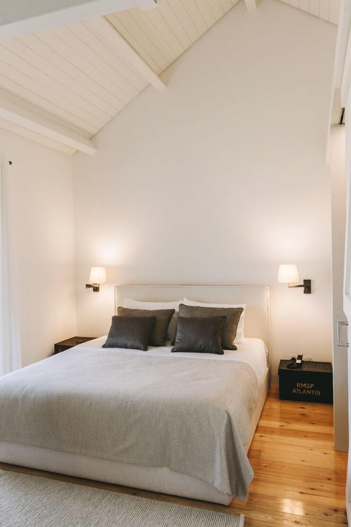 Double Superior King Bed