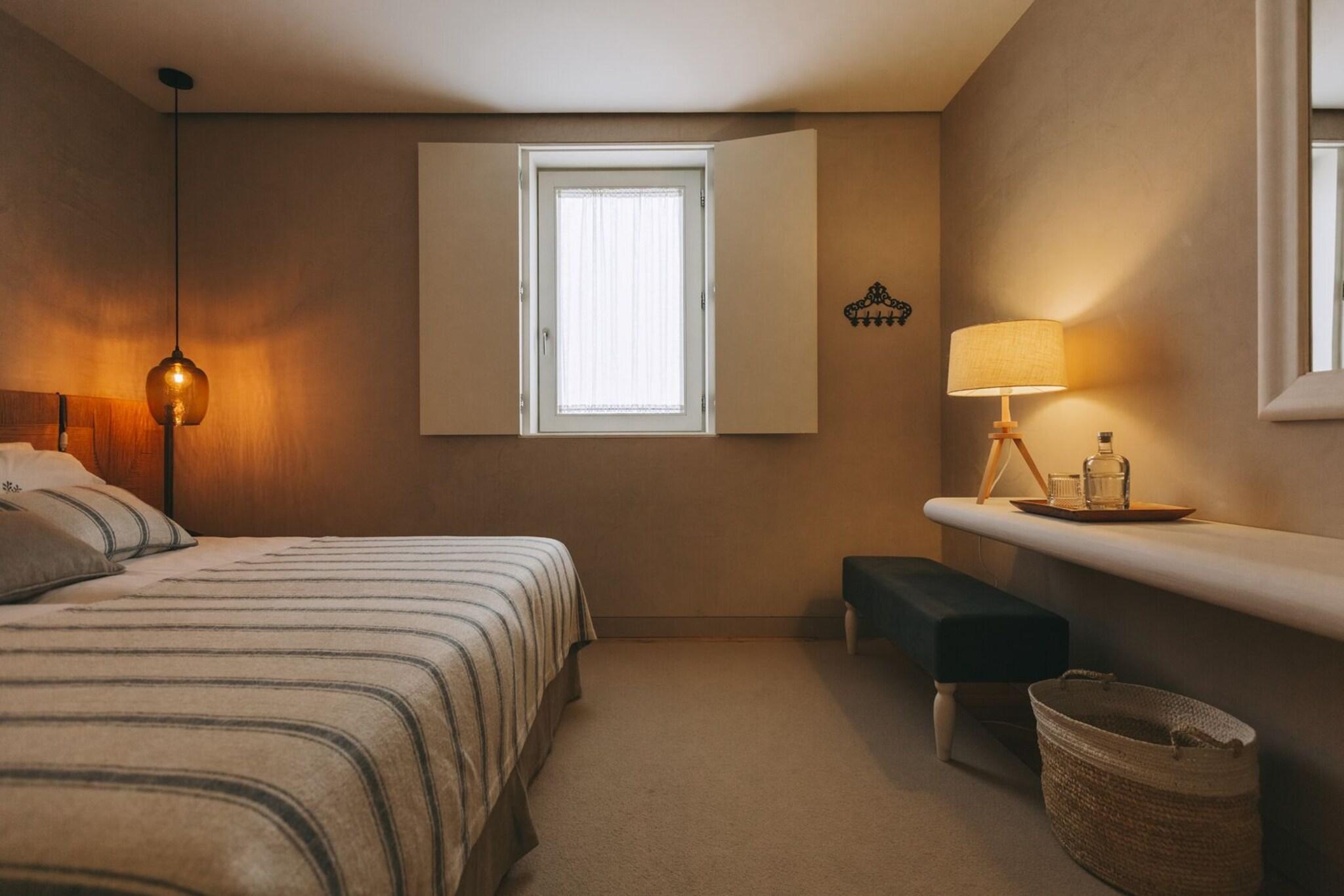 Double or Twin Queen Size Bed