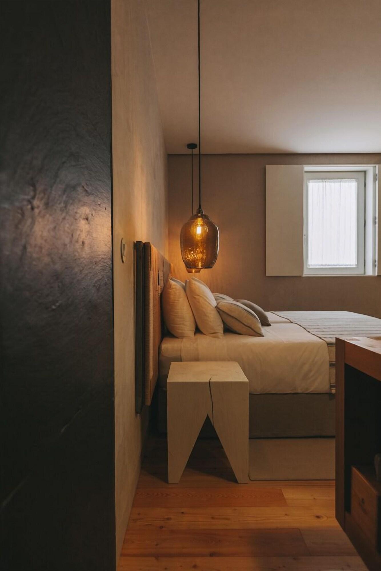 Double or Twin Queen Size Bed