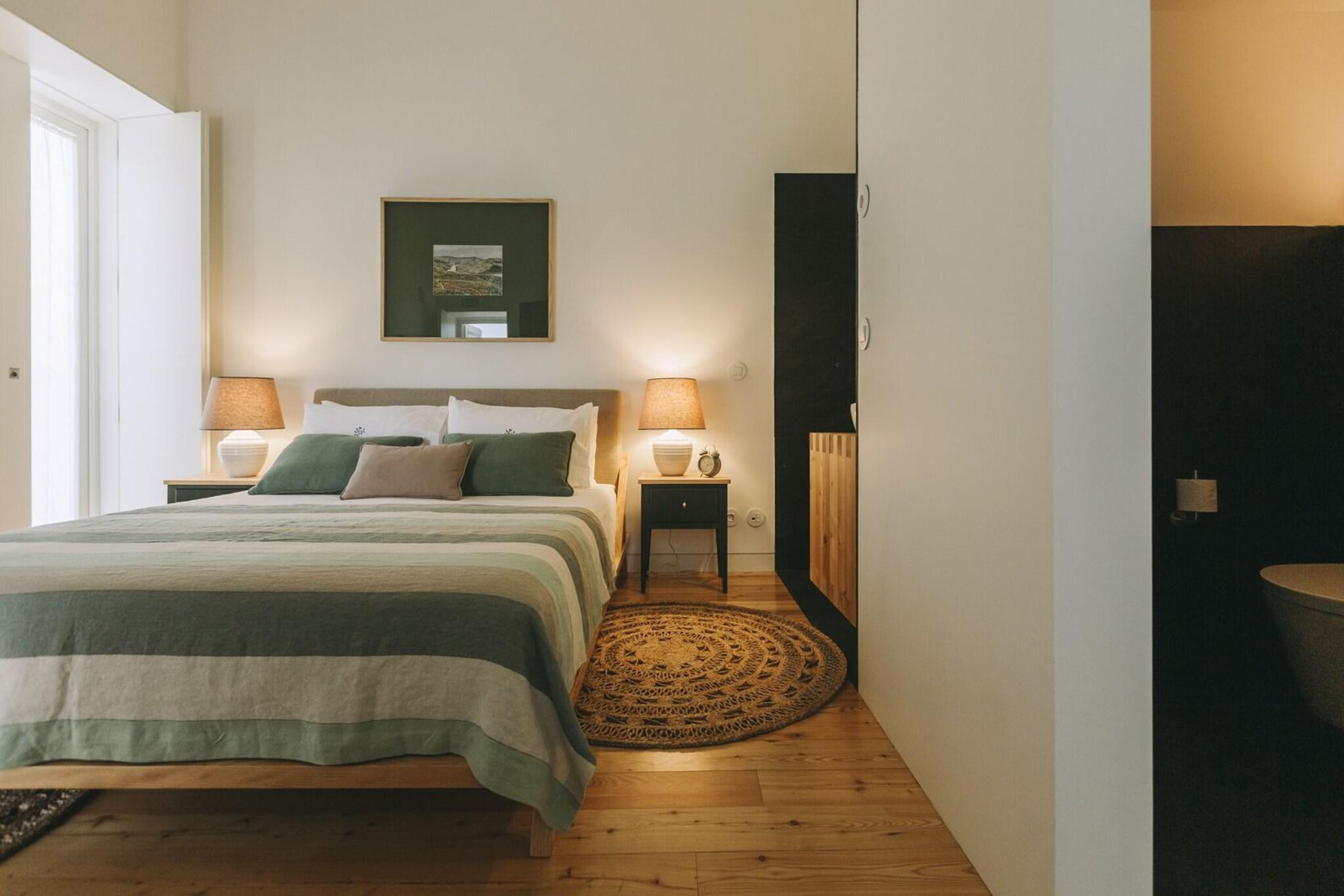 Double Queen Size Bed