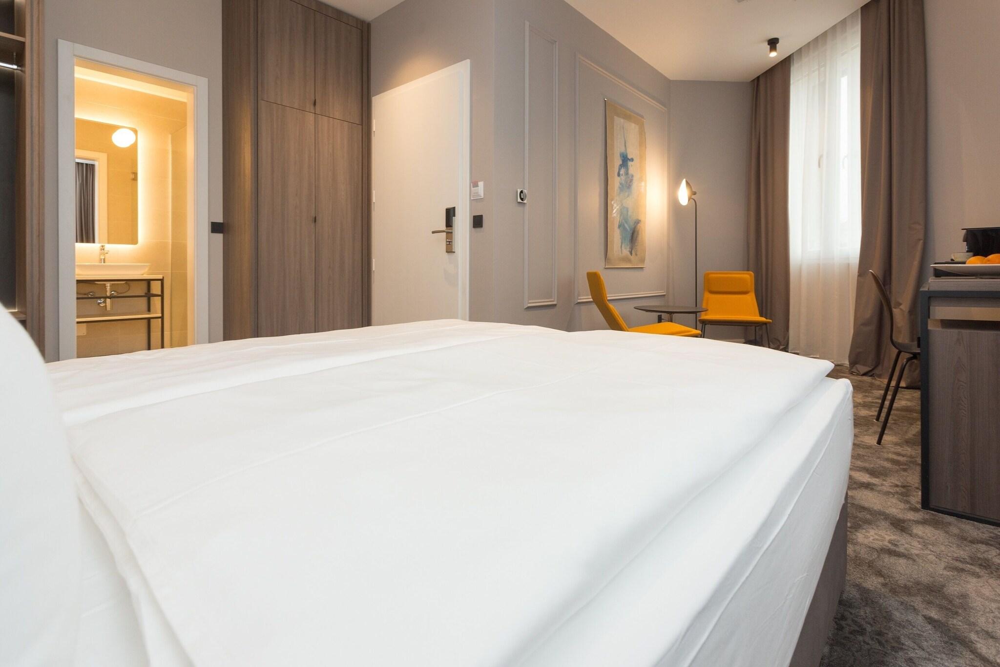 Double Superior King Bed