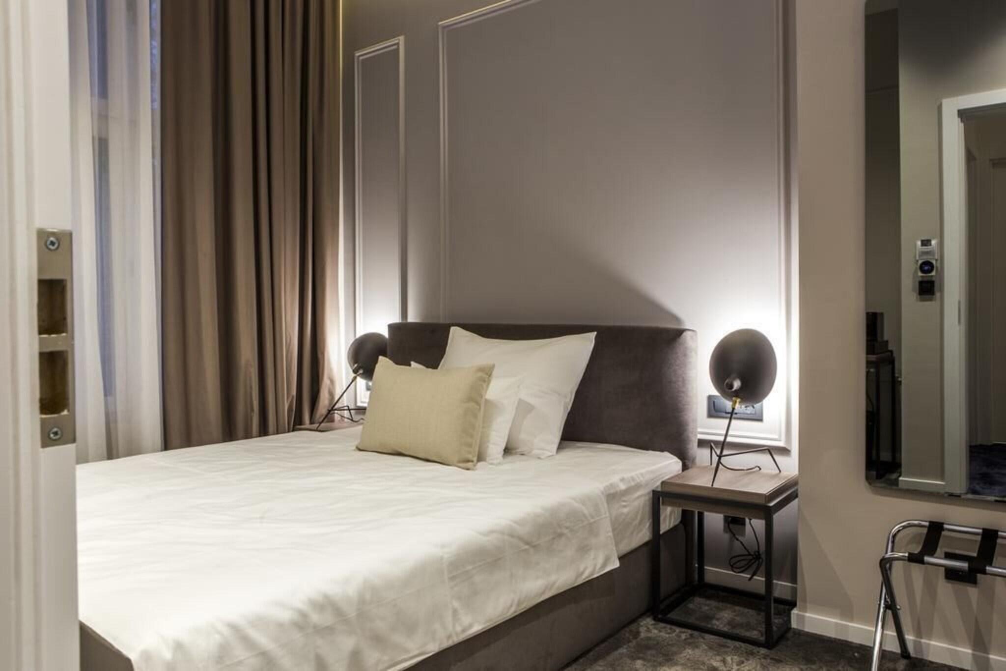 Double King Size Bed