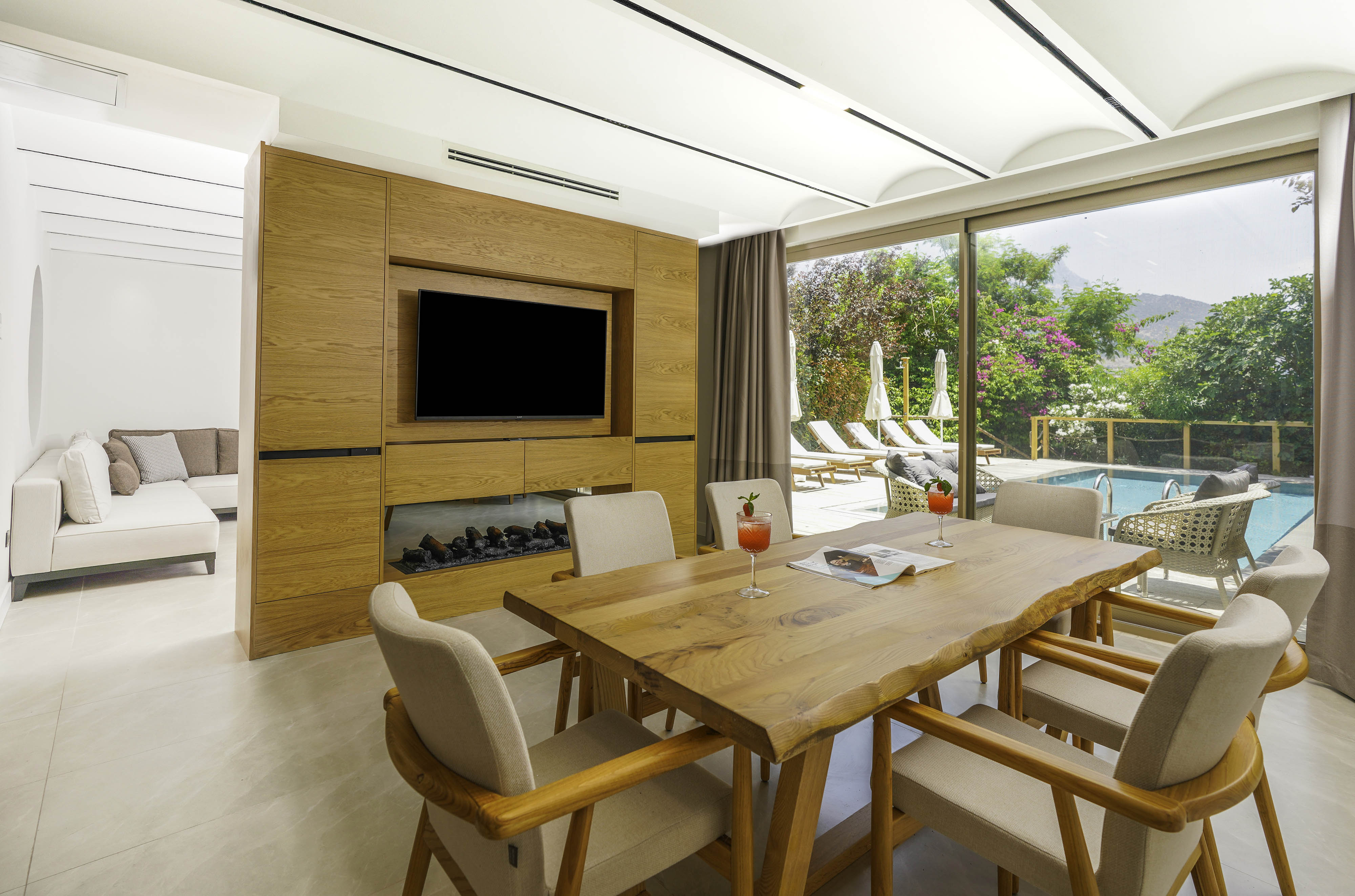 Villa Three Bedrooms Three Bathrooms