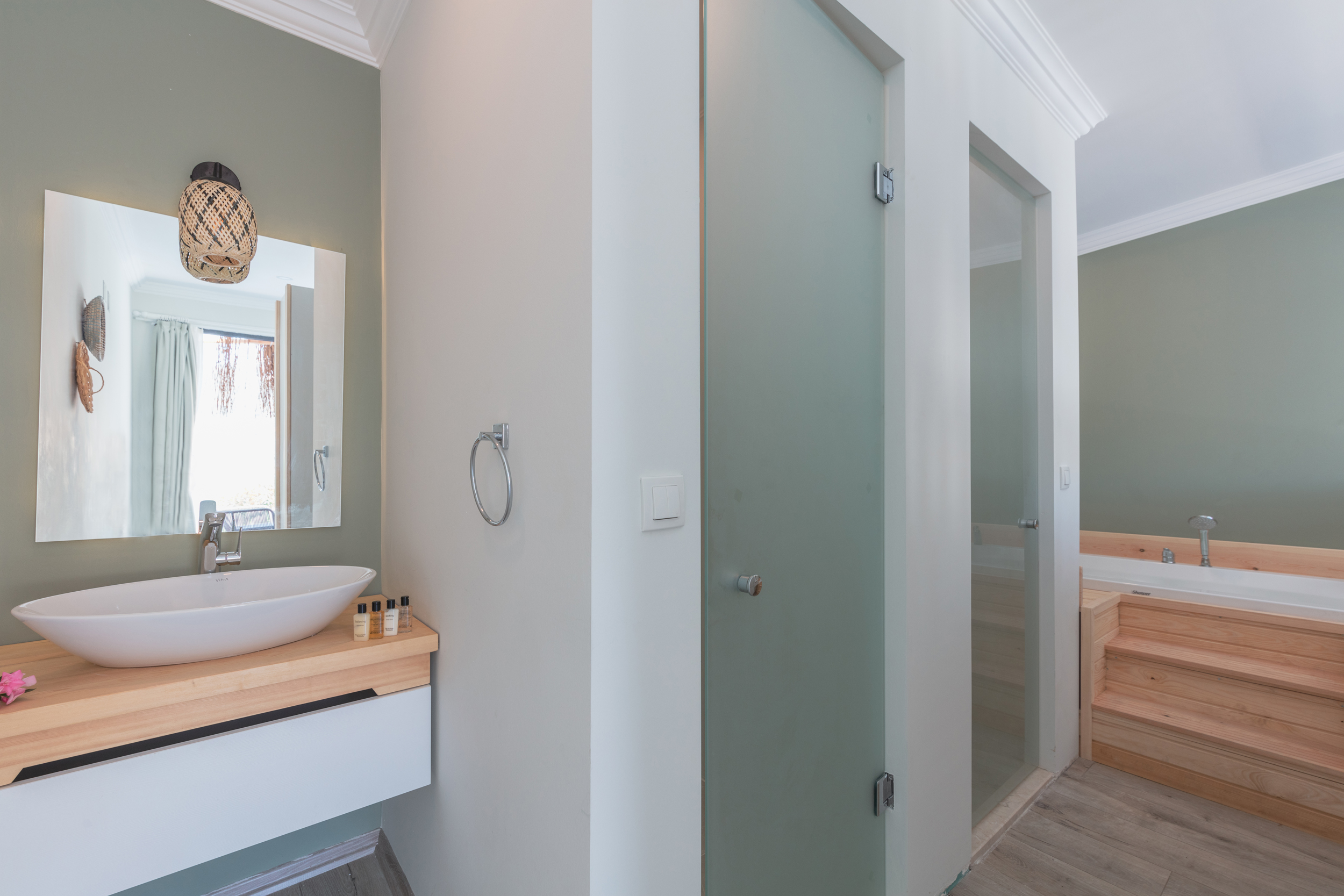 Suite Deluxe Pool View