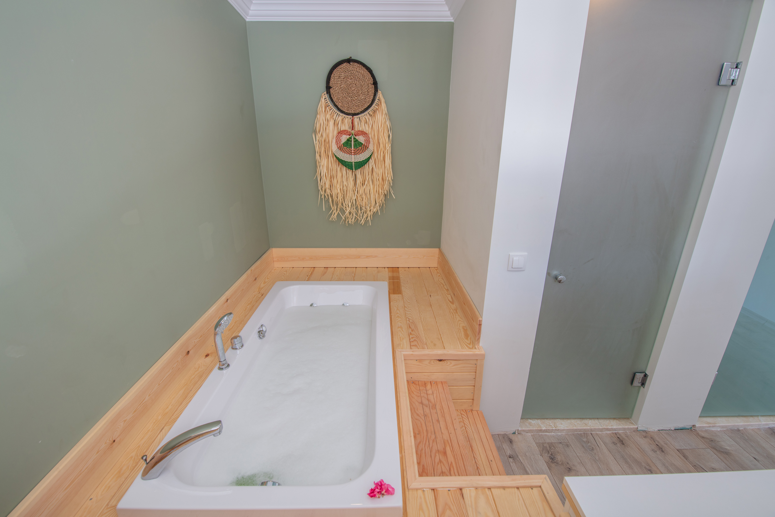 Suite Deluxe Pool View