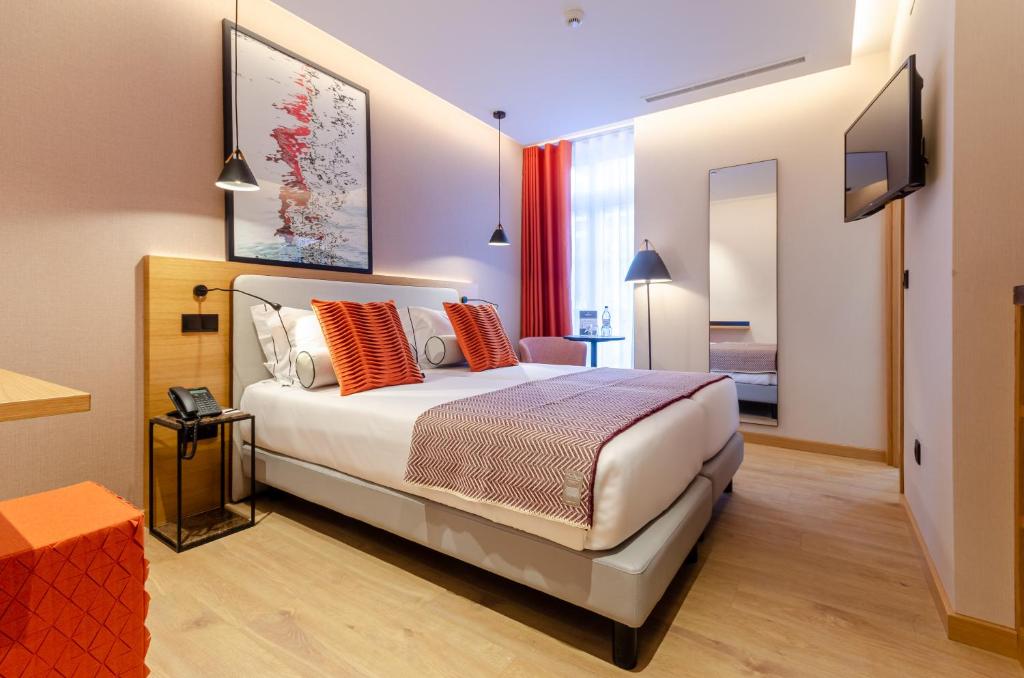 Double or Twin Standard