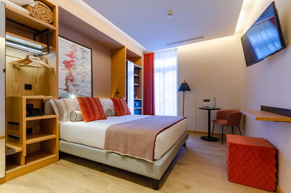 Double or Twin Standard