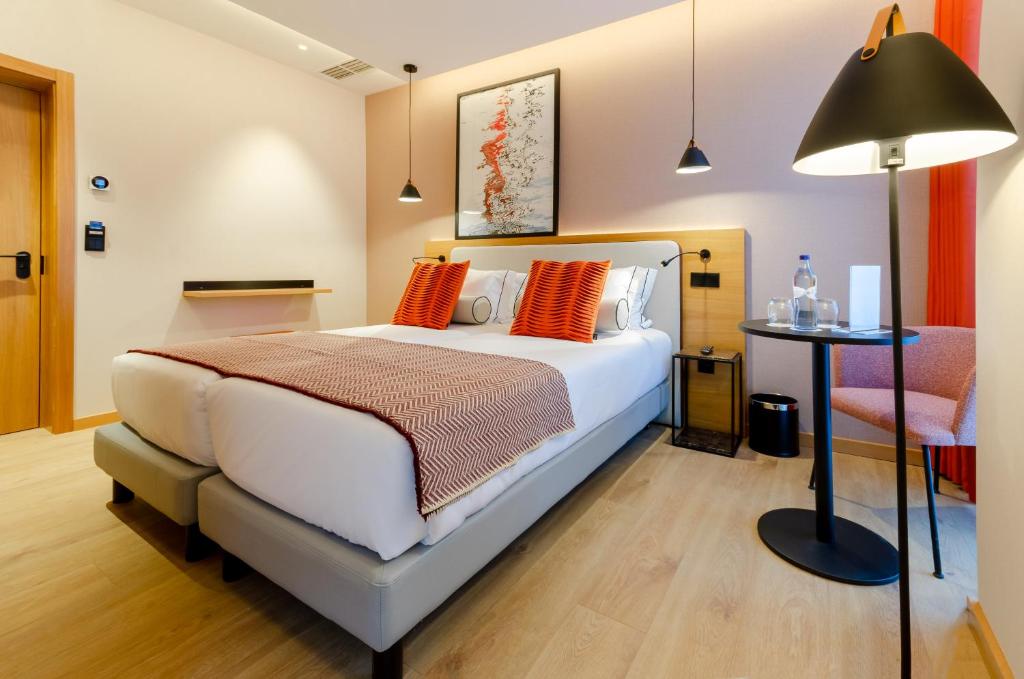 Double or Twin Standard