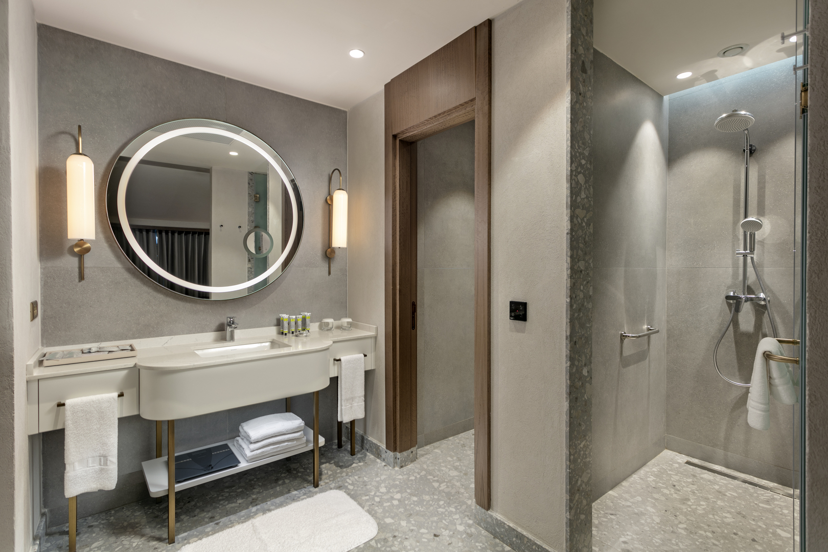 Family Room with Jacuzzi