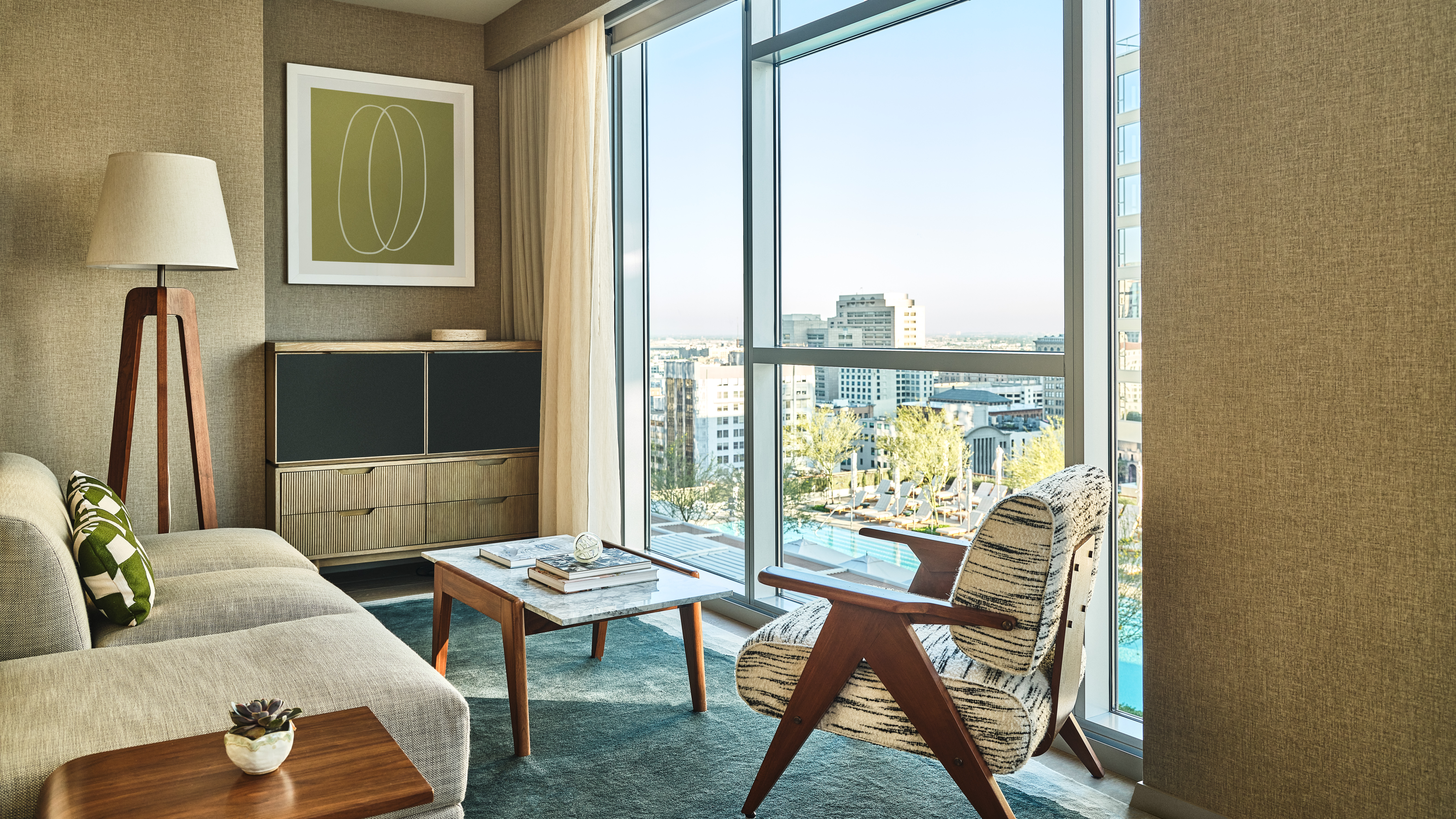 Studio Accessible King Size Bed