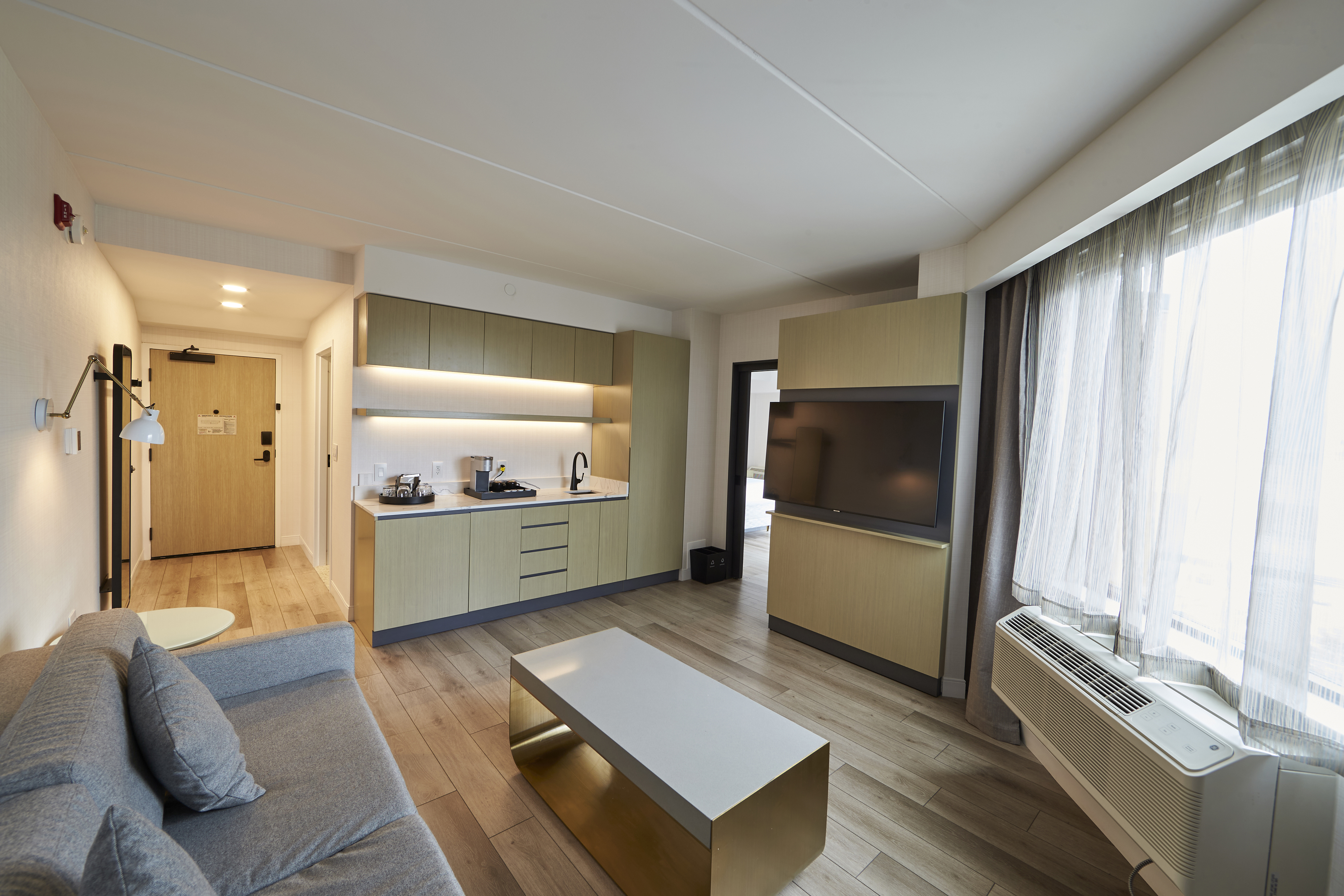 Suite City View King Bed