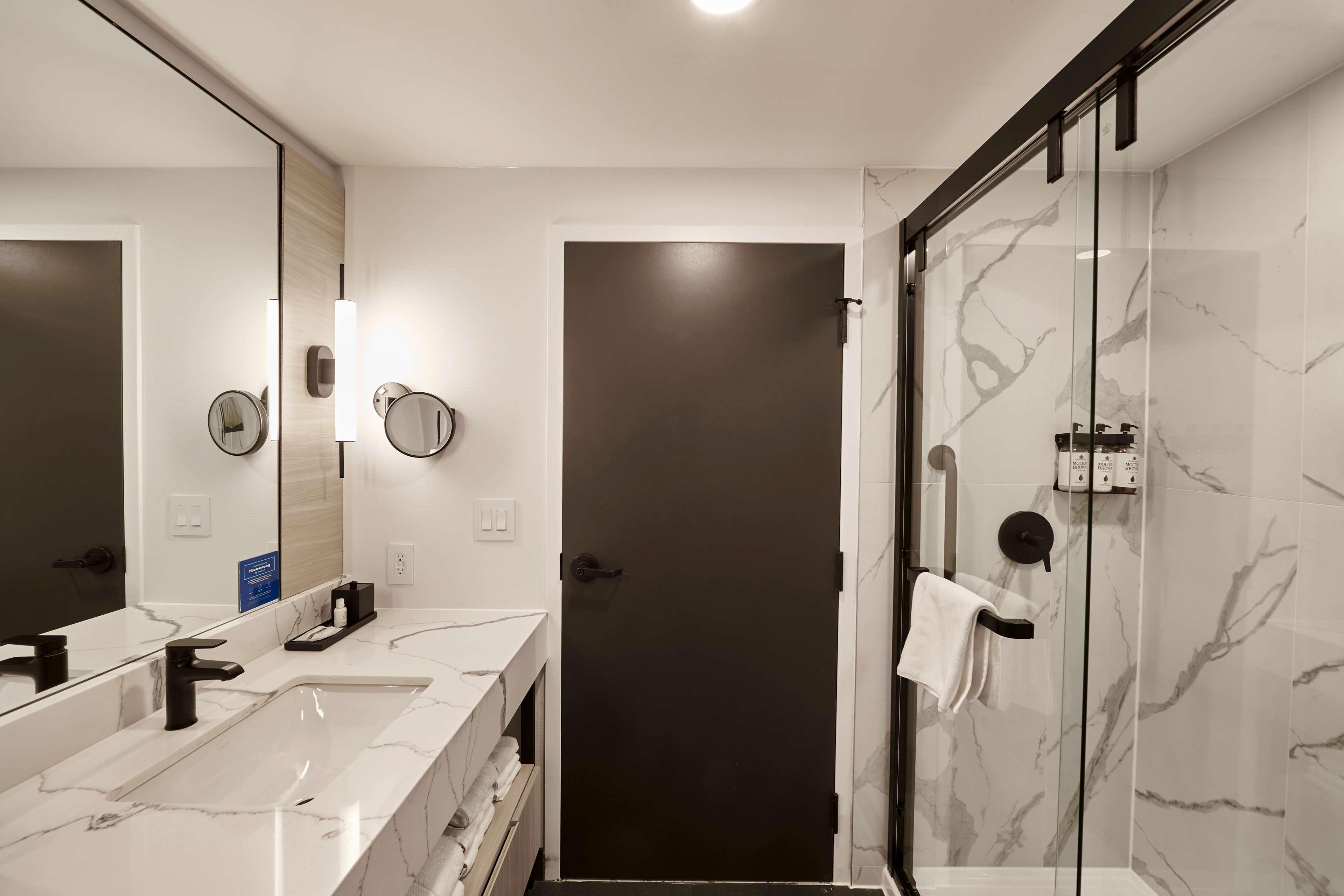 Double City View King Bed