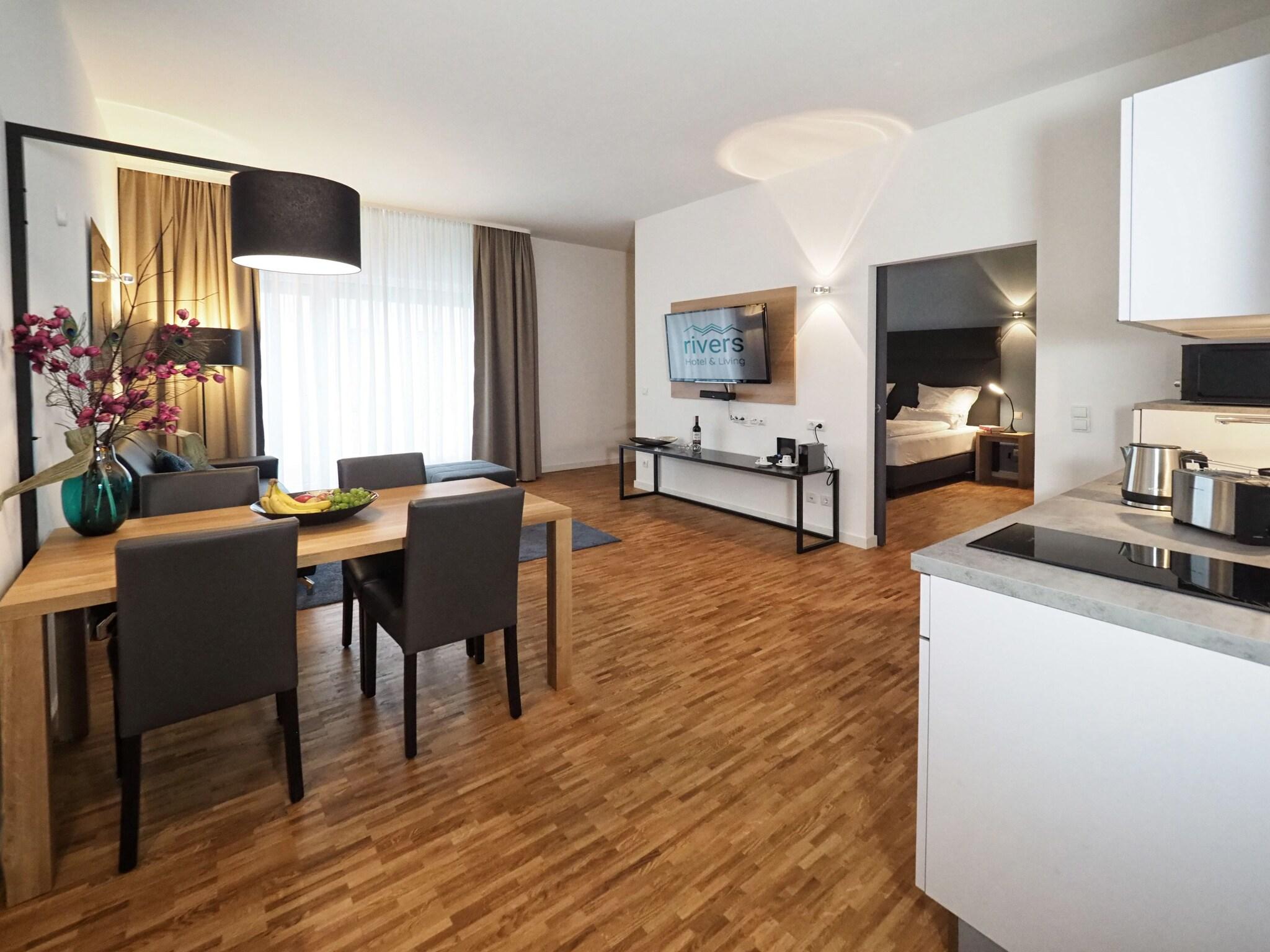 Suite Business Queen Bed