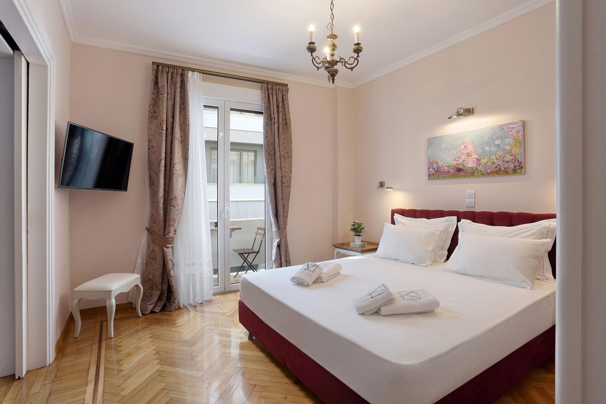 Apartment Queen Size Bed