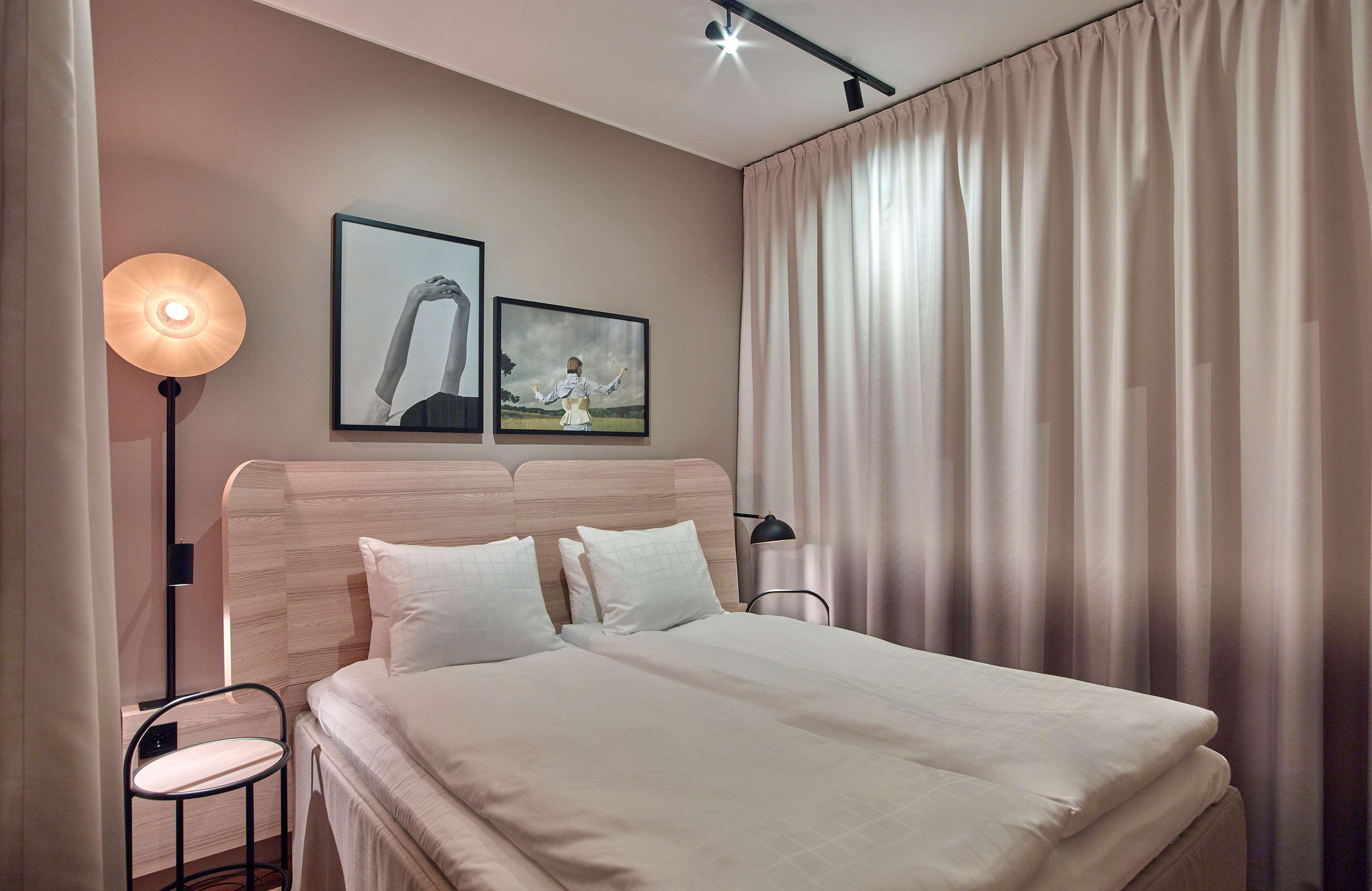 Double Queen Size Bed