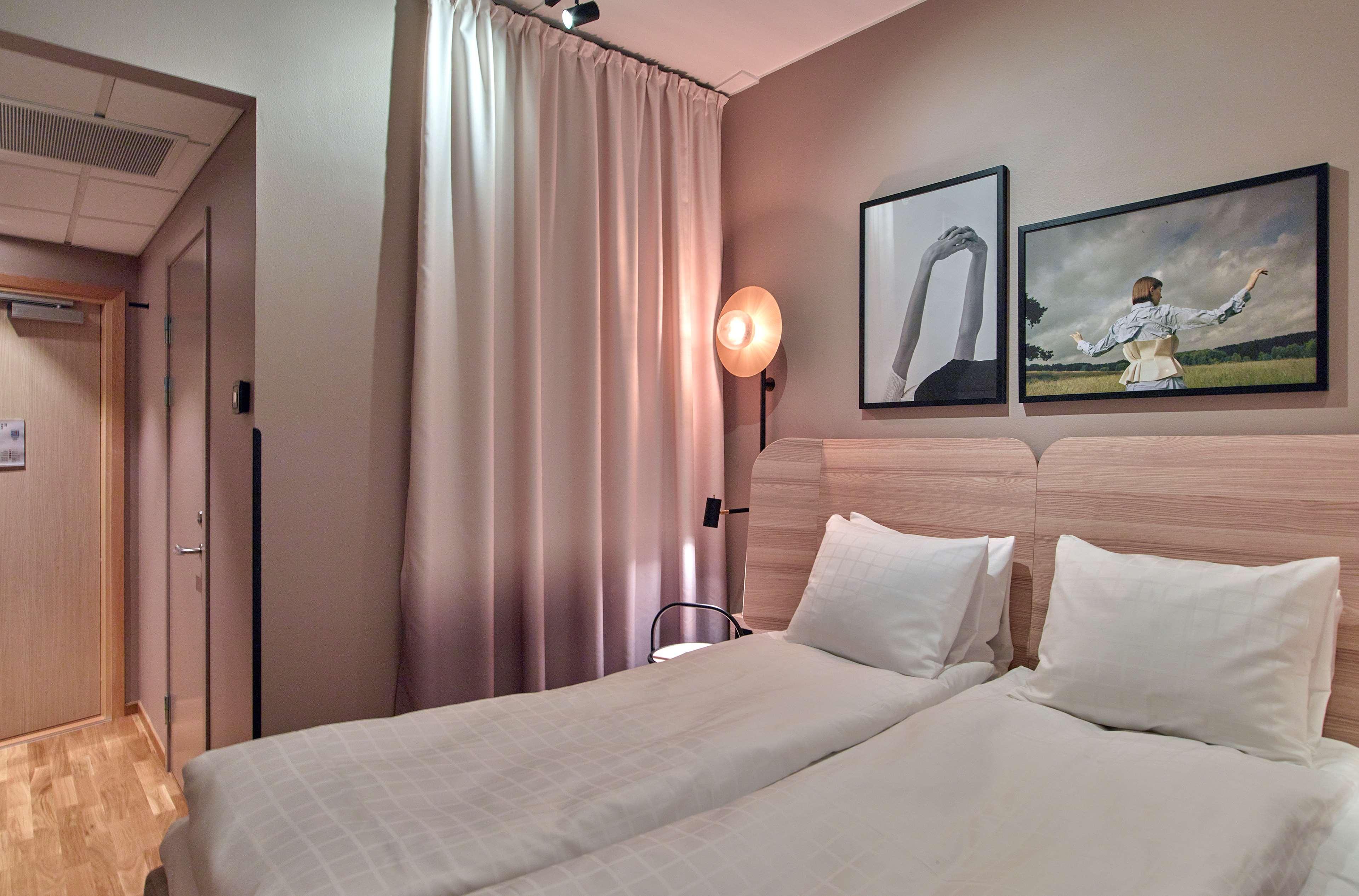 Double Queen Size Bed