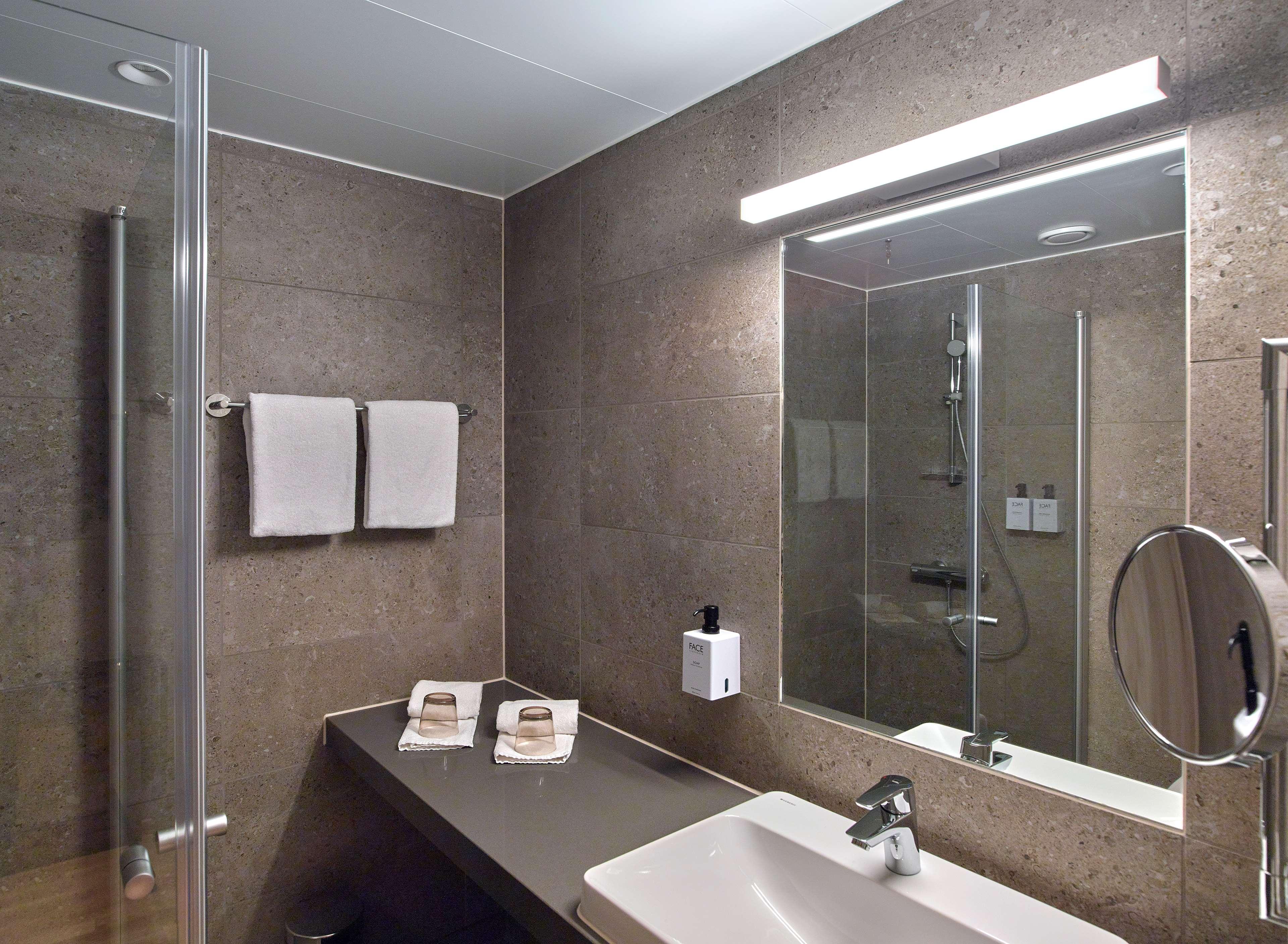 Double Queen Size Bed