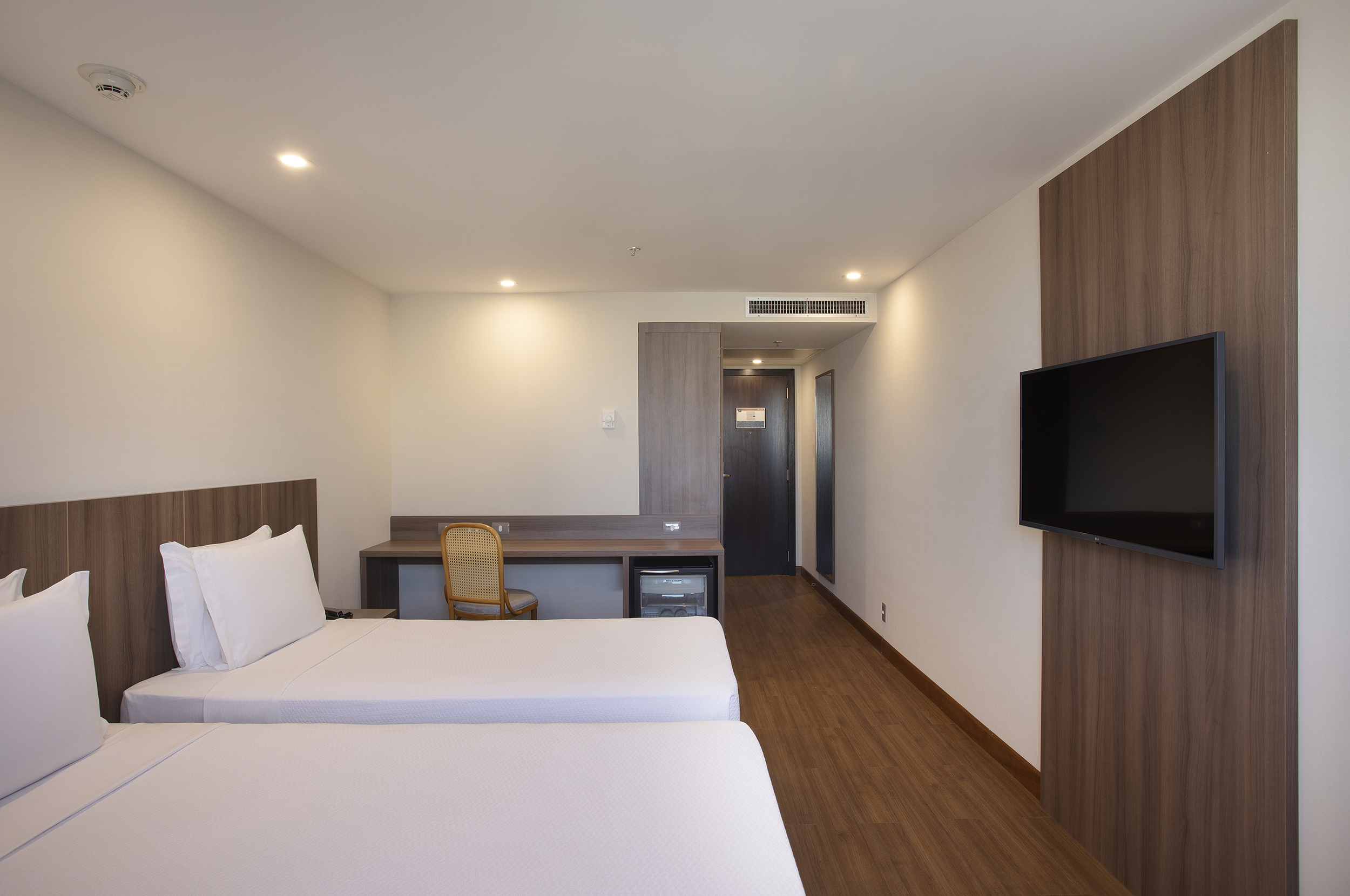 Single Executive Superior