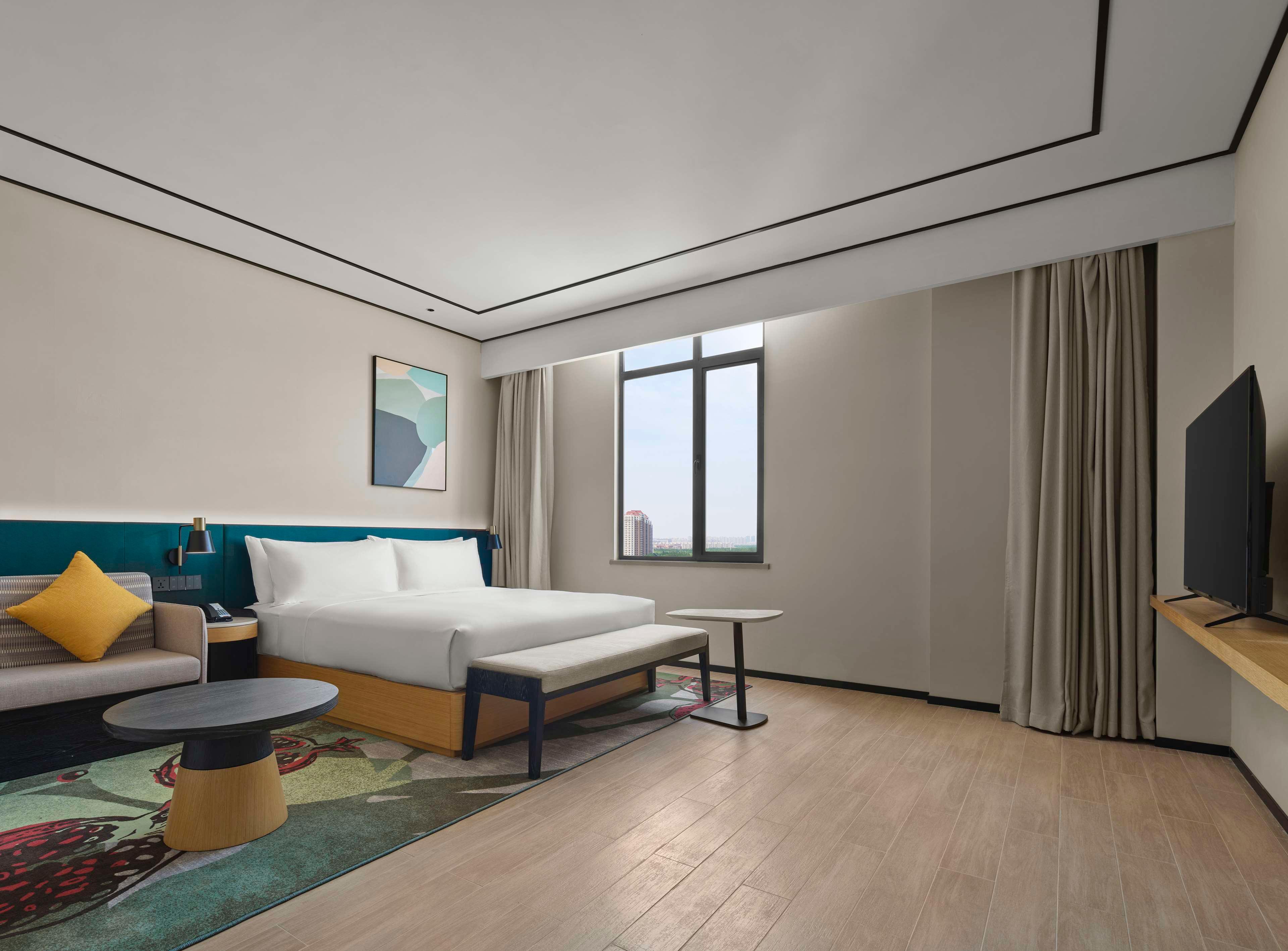 Double Deluxe King Bed