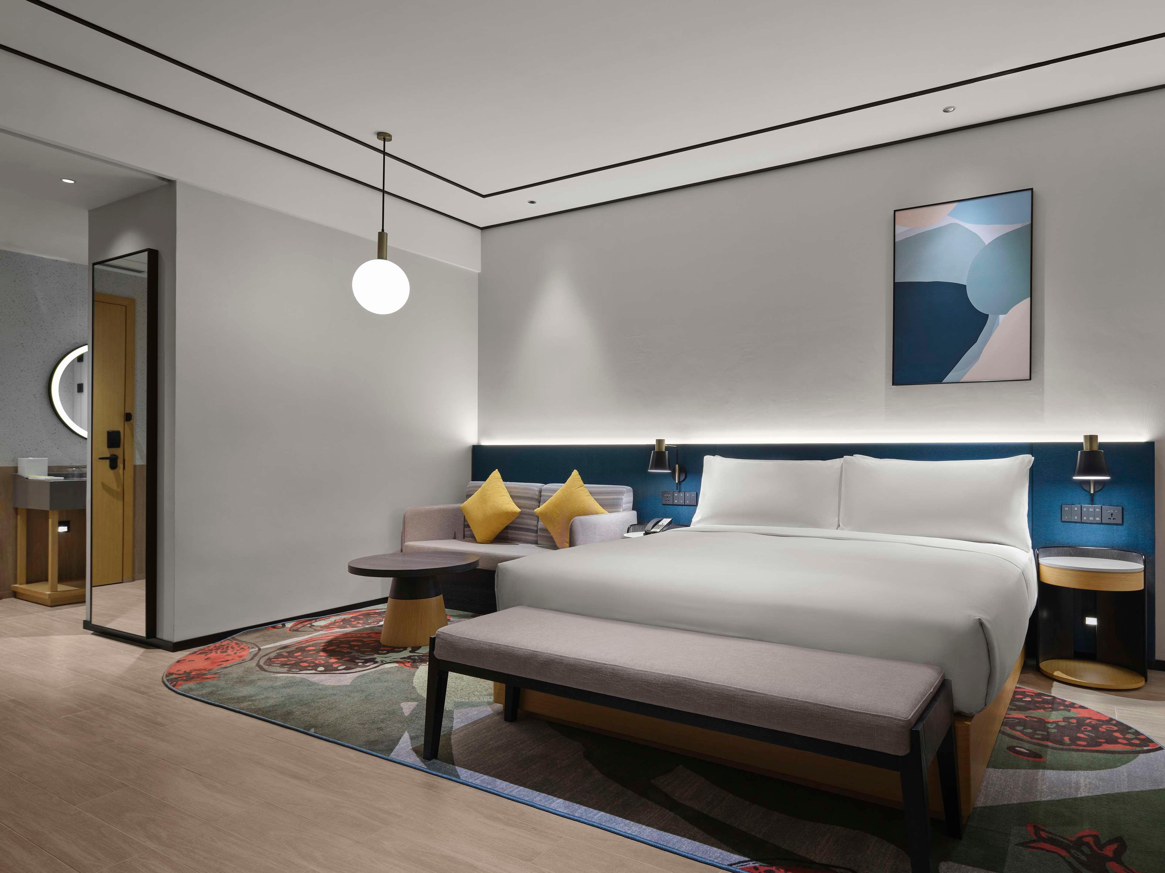 Double Deluxe King Bed