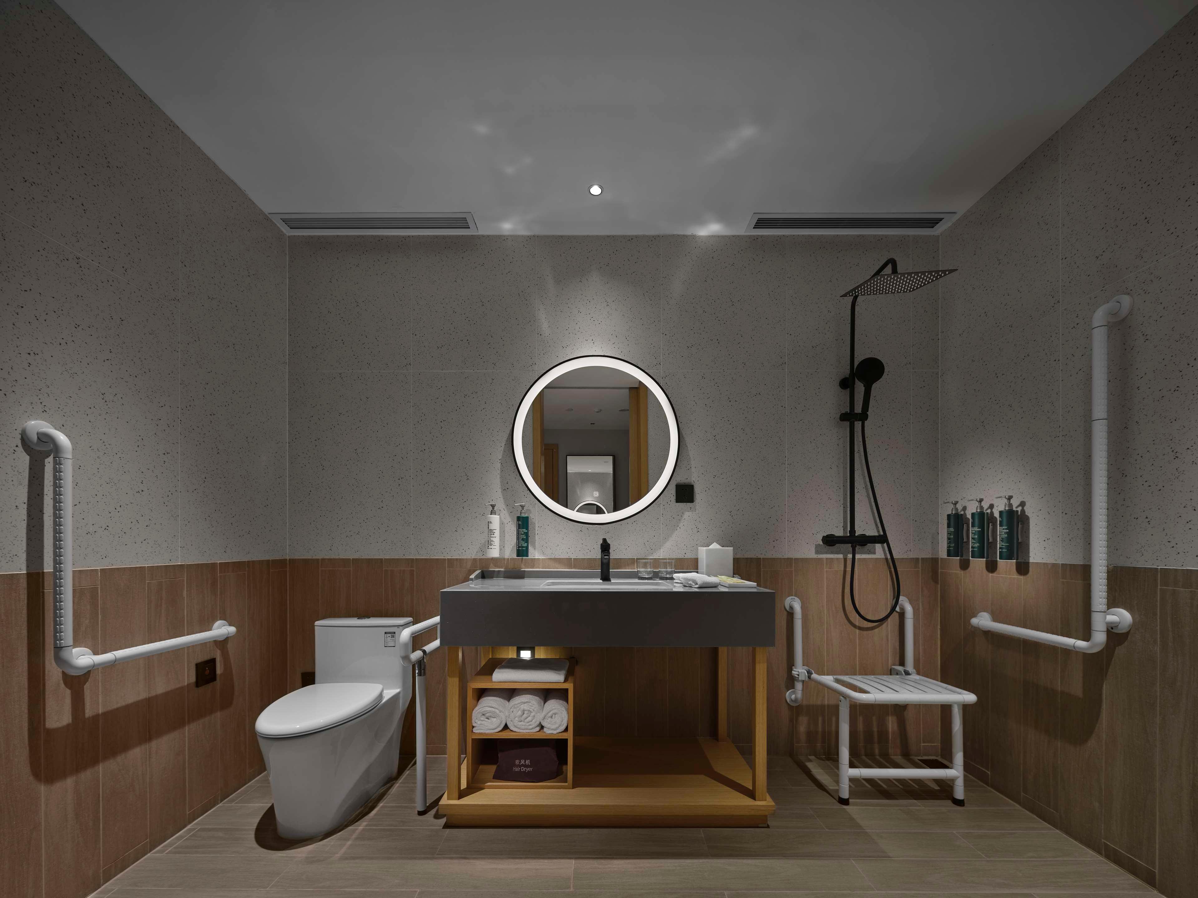 Double Accessible King Size Bed