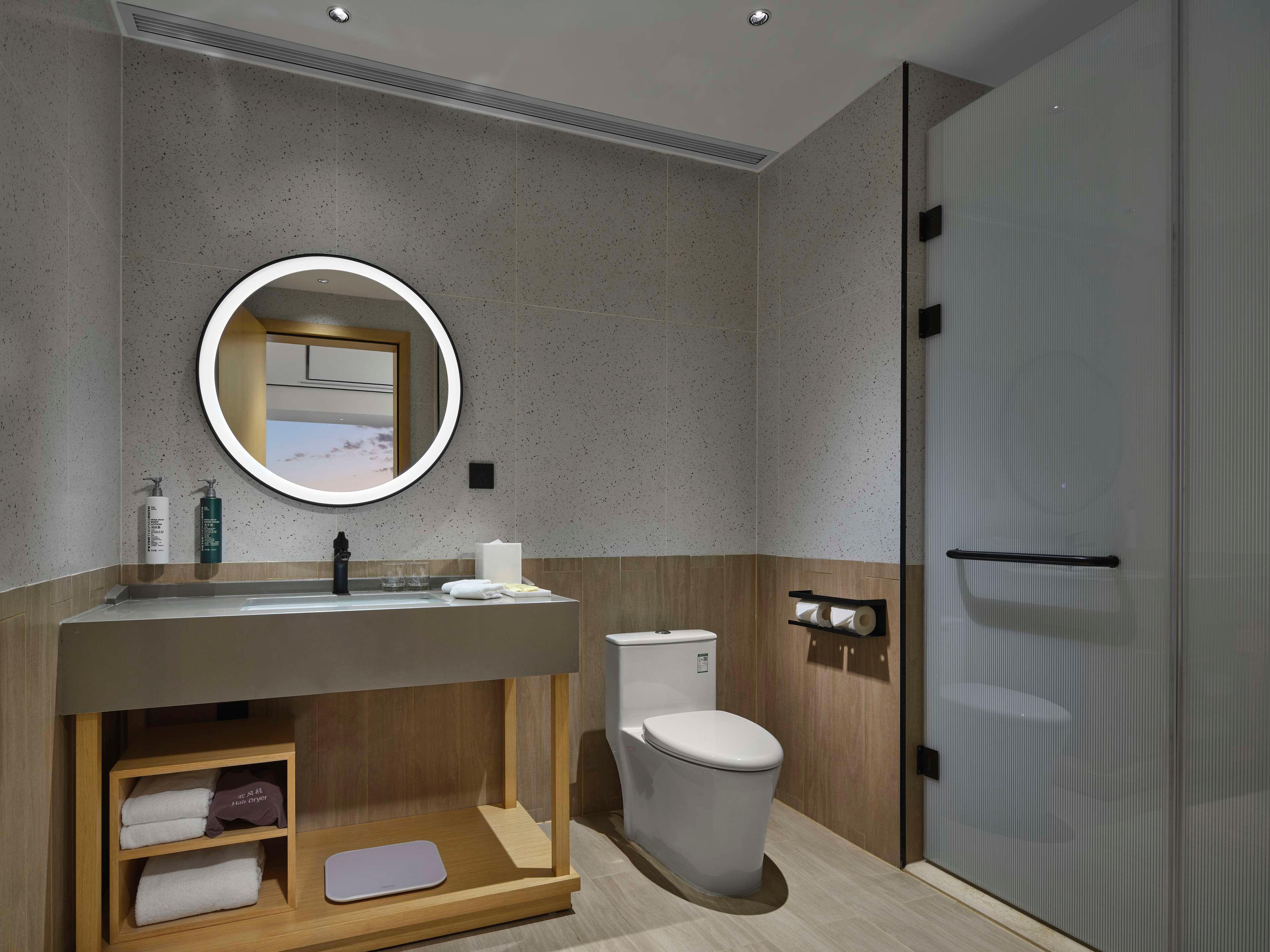 Suite Deluxe King Bed