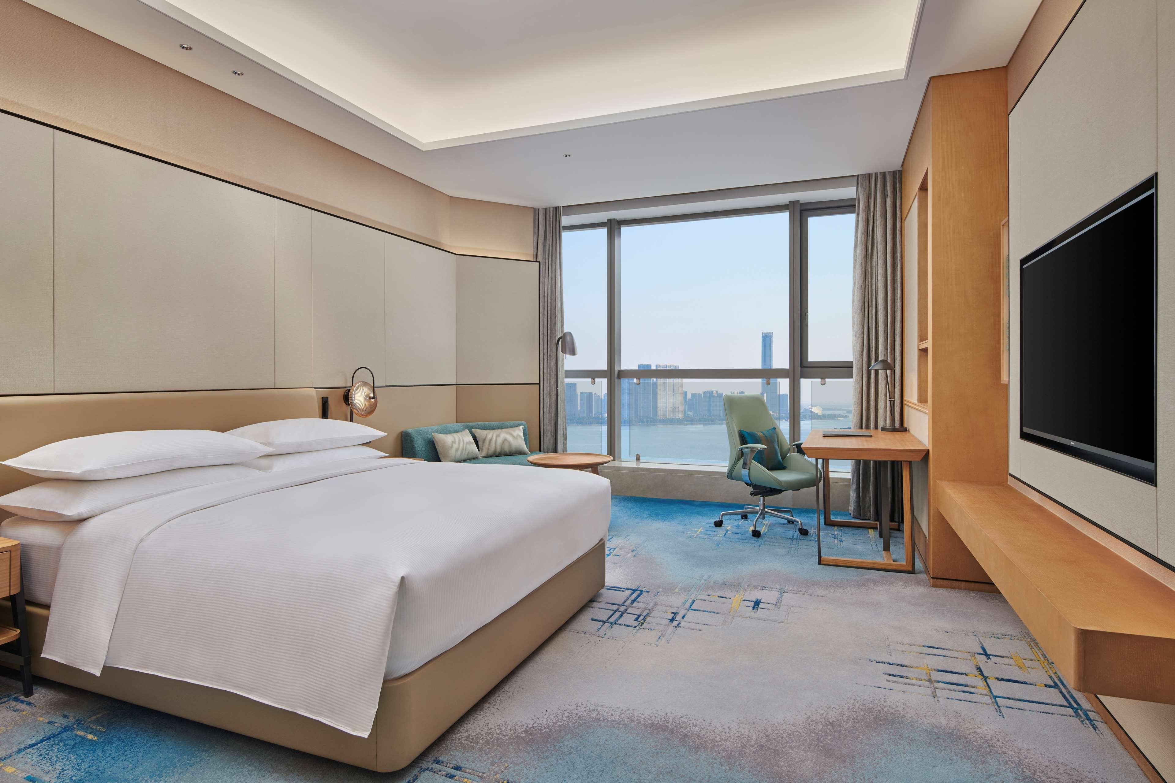 Double Executive King Bed