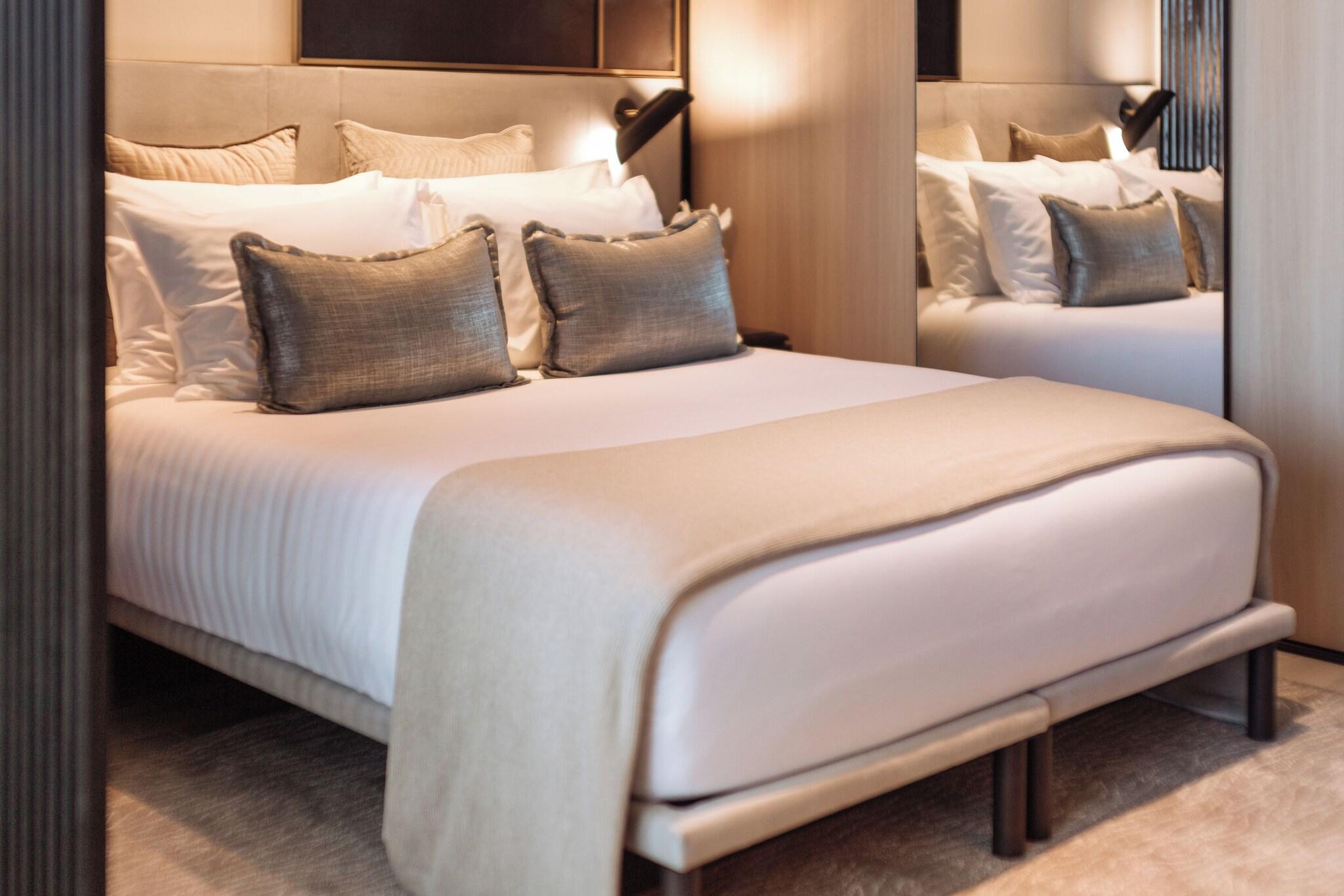 Apartment Queen Size Bed