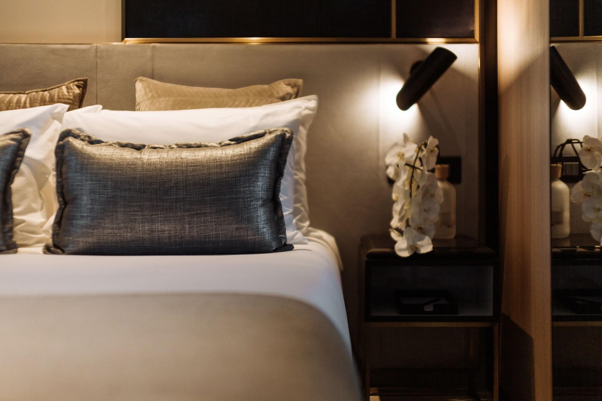 Studio Queen Size Bed