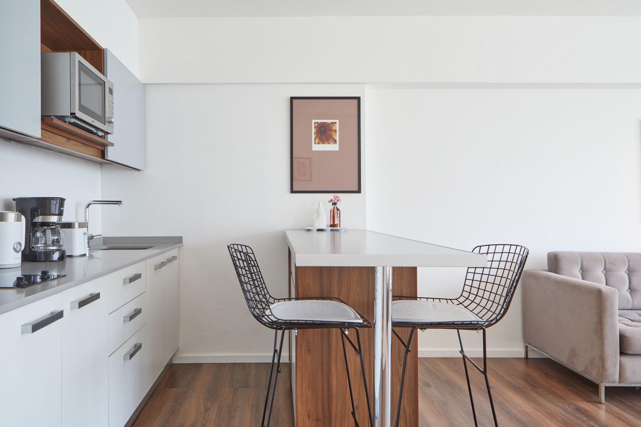 Studio Queen Size Bed