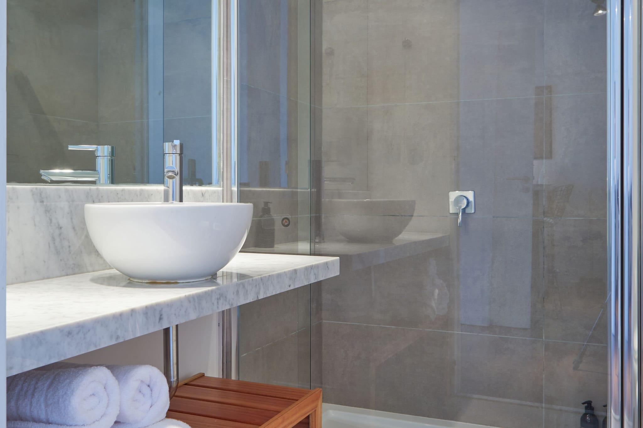 Studio Queen Size Bed