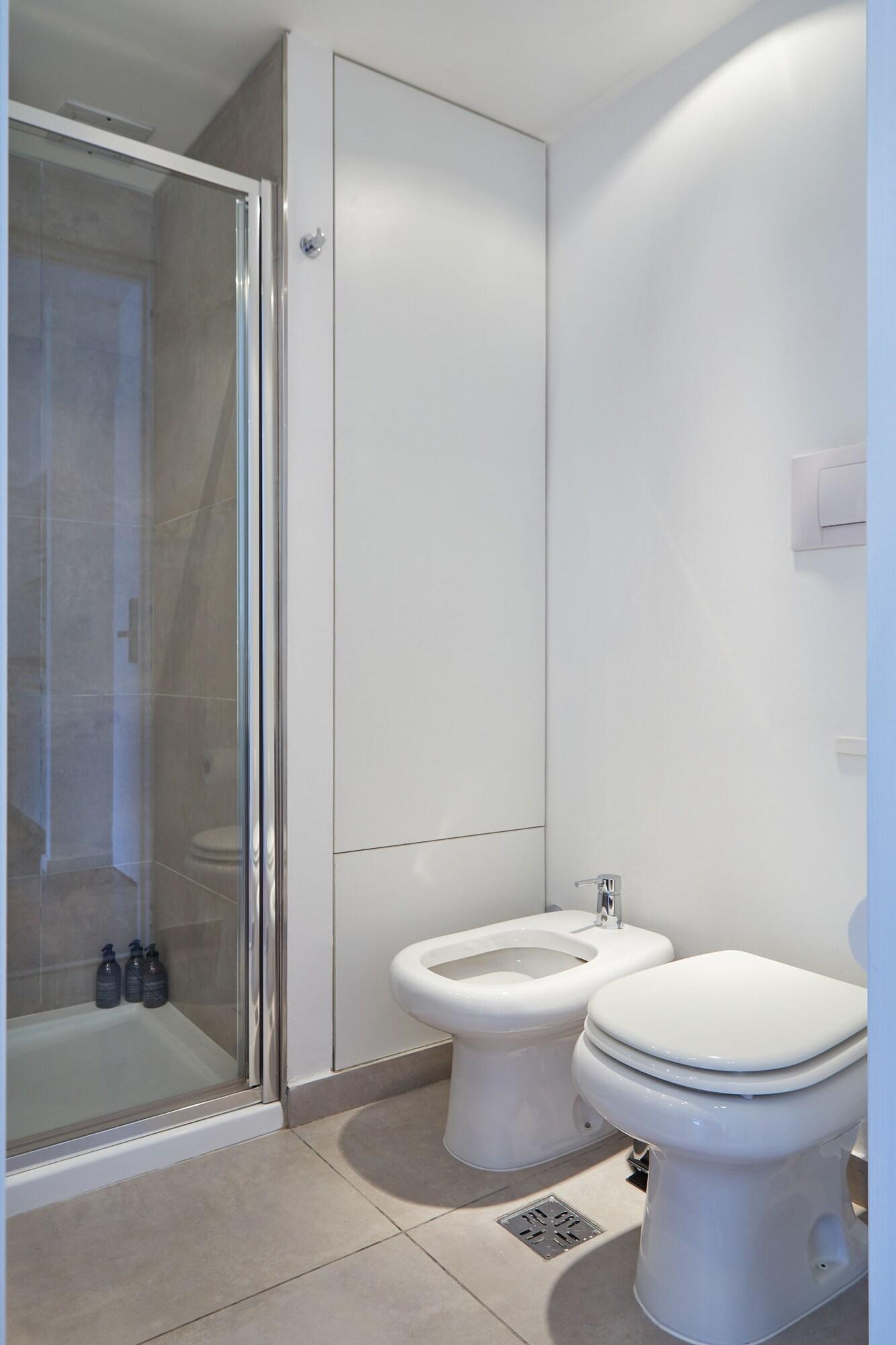 Studio Queen Size Bed